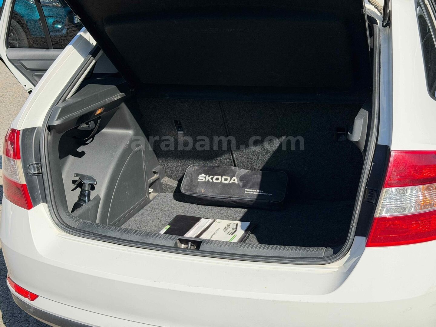 Sahibinden Skoda Rapid 1.2 TSI GreenTec Ambition 2015 Model Kütahya 174.000 km Beyaz 6