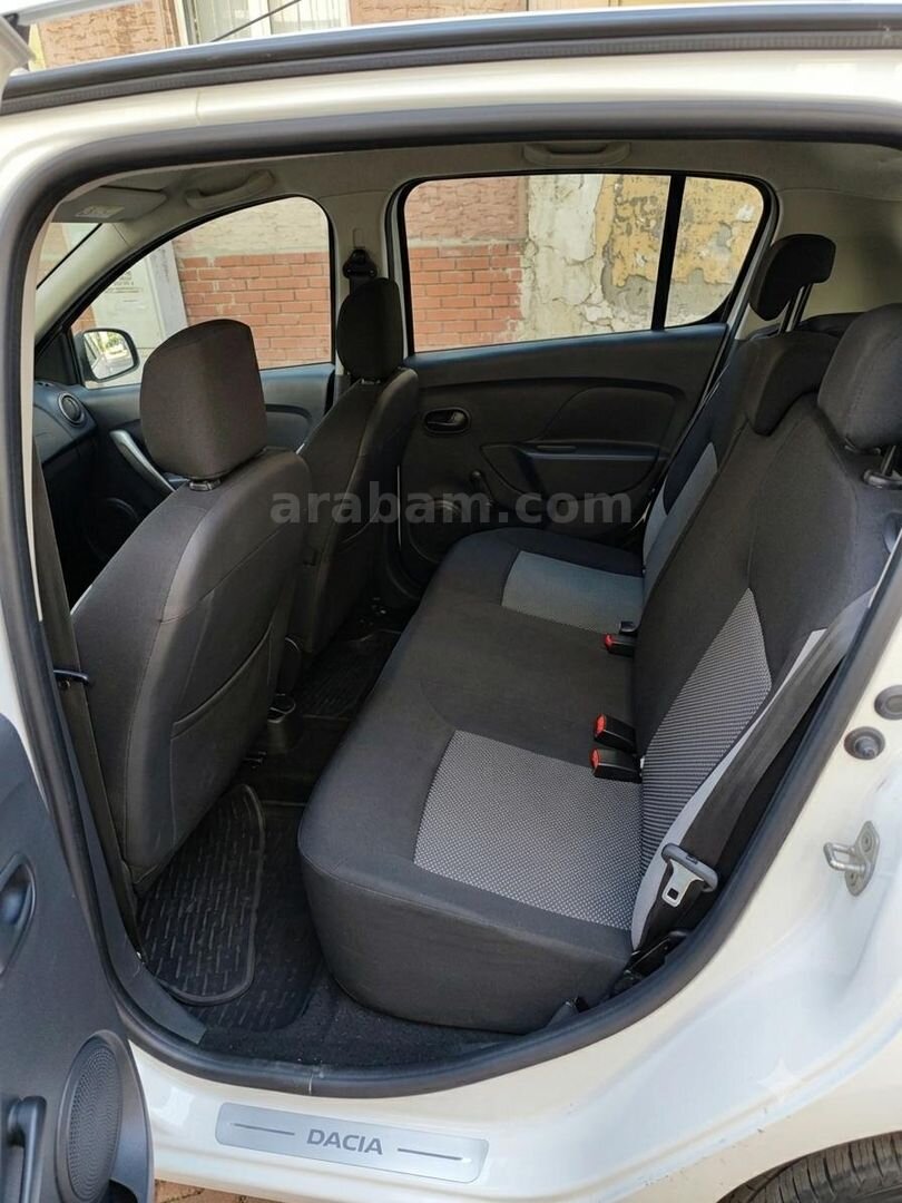 Sahibinden Dacia Sandero 1.5 dCi Stepway 2013 Model İstanbul 210.000 km Beyaz 3