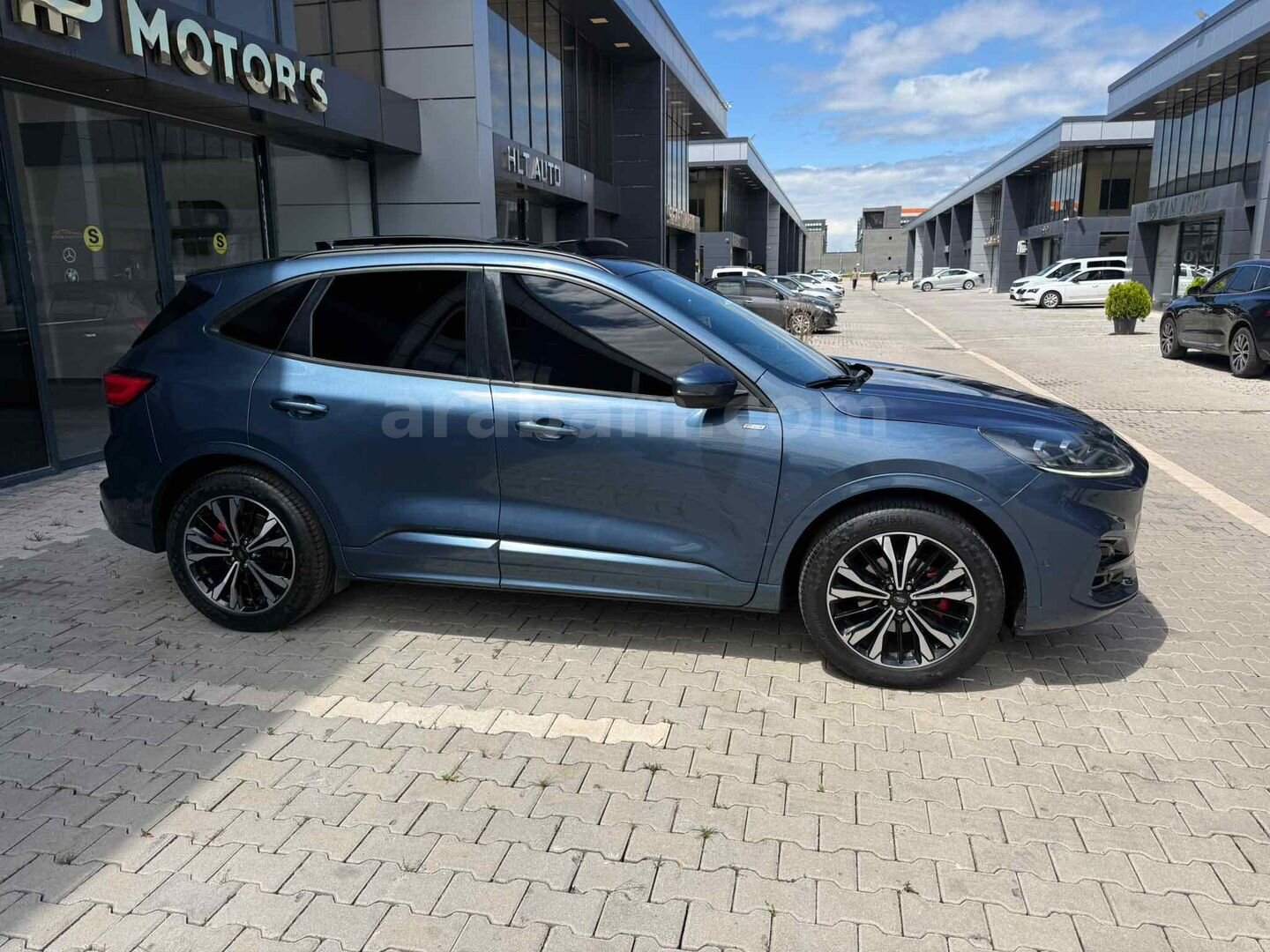 Sahibinden Ford Kuga 1.5 EcoBoost ST Line 2023 Model Diyarbakır 80.000 km Mavi 7