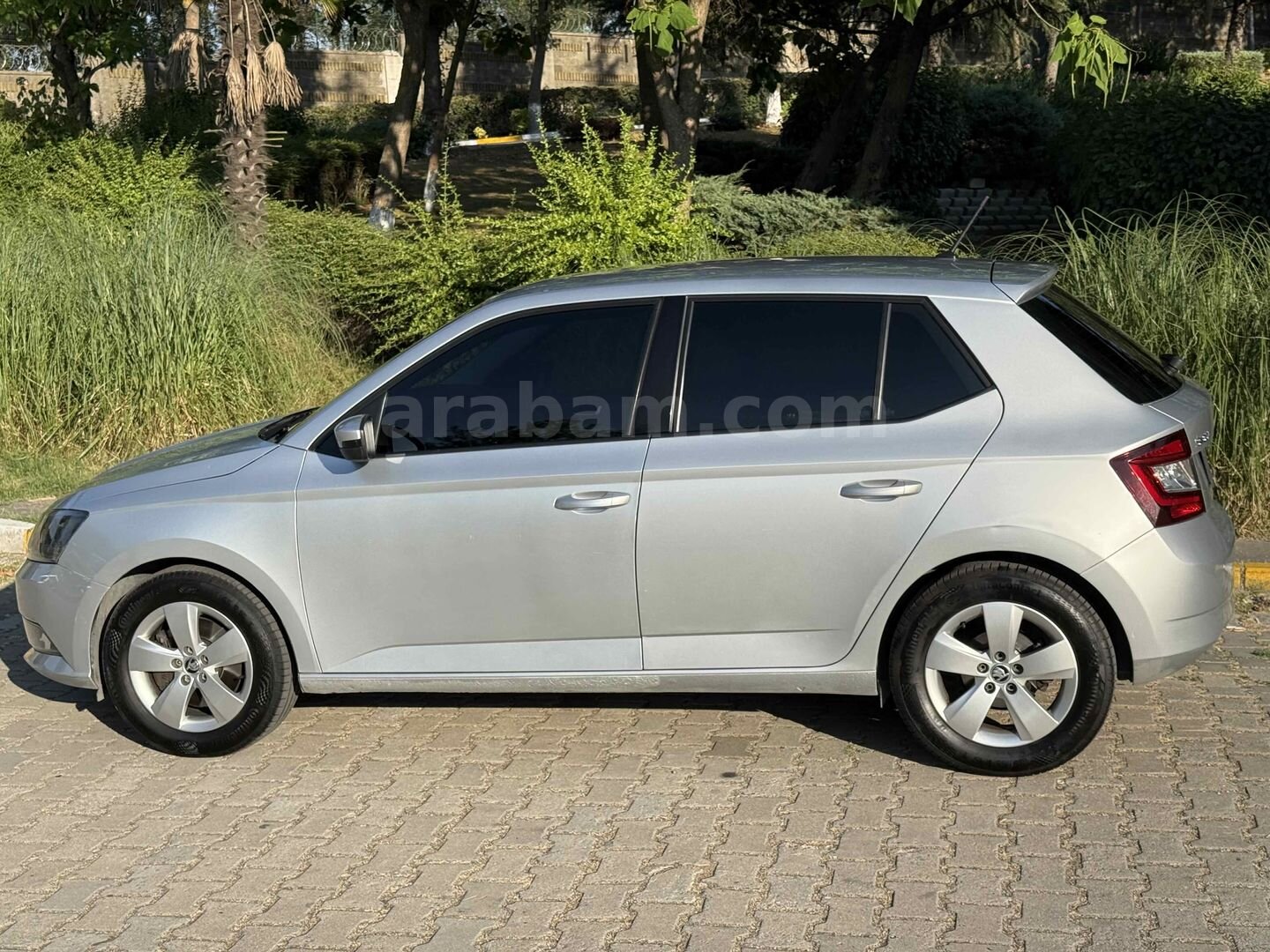 Sahibinden Skoda Fabia 1.0 GreenTec Style 2017 Model İstanbul 115.000 km Gri (metalik) 3