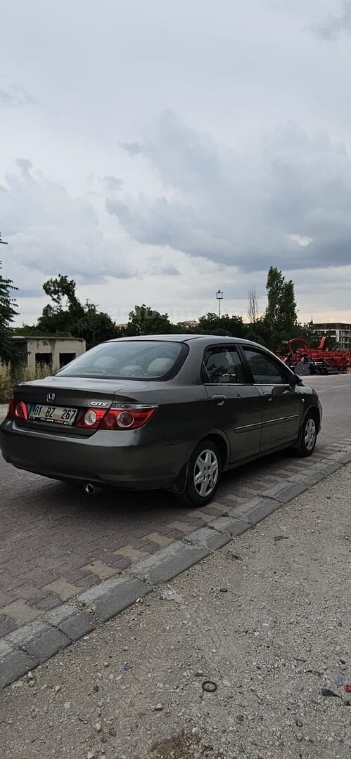 Sahibinden Honda City 1.4 Comfort 2008 Model Konya 186.000 km Kahverengi 4