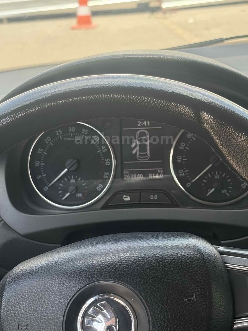 Galeriden Skoda Rapid 1.6 CR TDI Ambition 2015 Model Gaziantep 263.000 km Beyaz 5