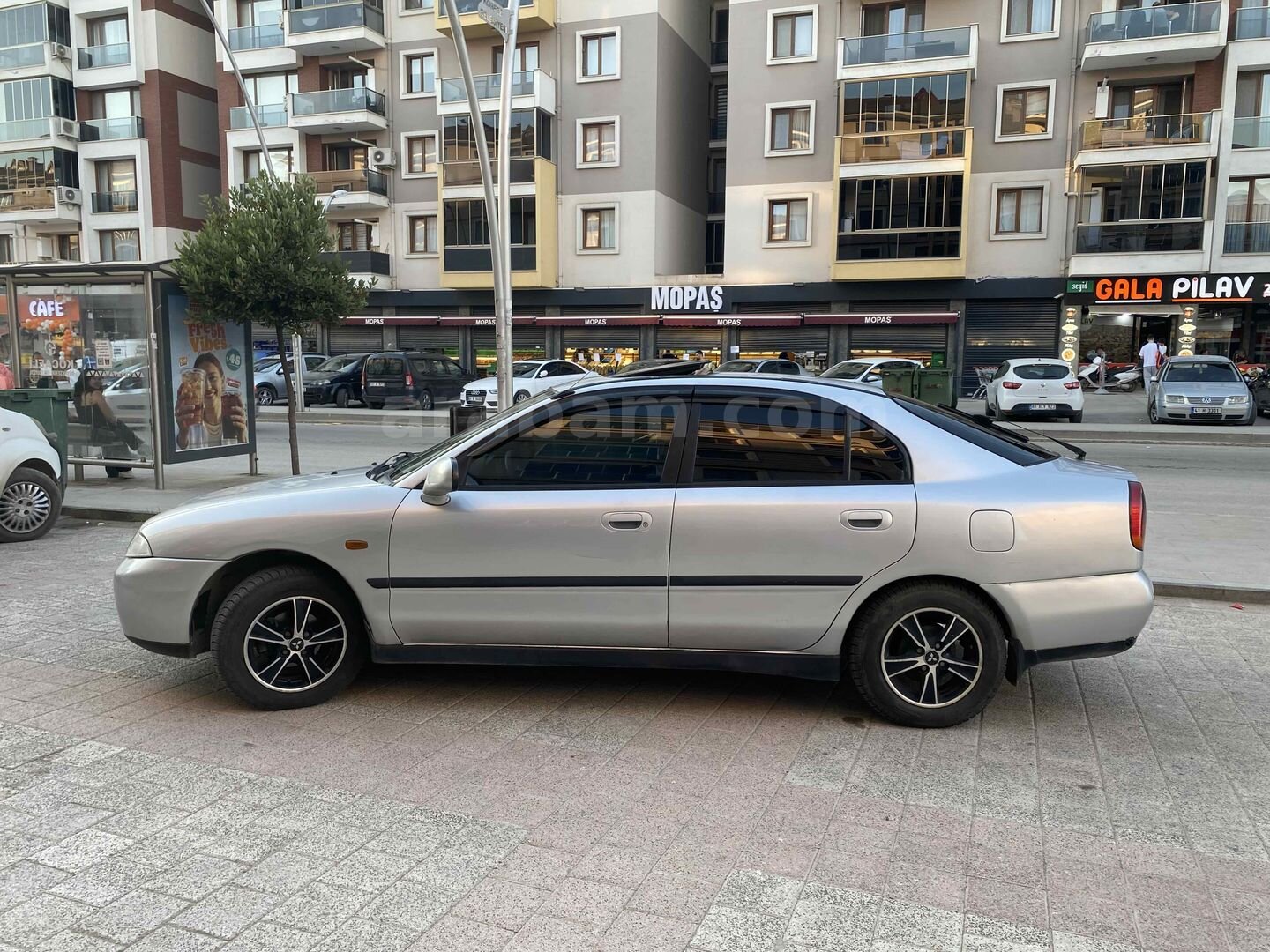 Sahibinden Mitsubishi Carisma 1.6 GLX 1999 Model Kocaeli 265.000 km Gri (Gümüş) 3
