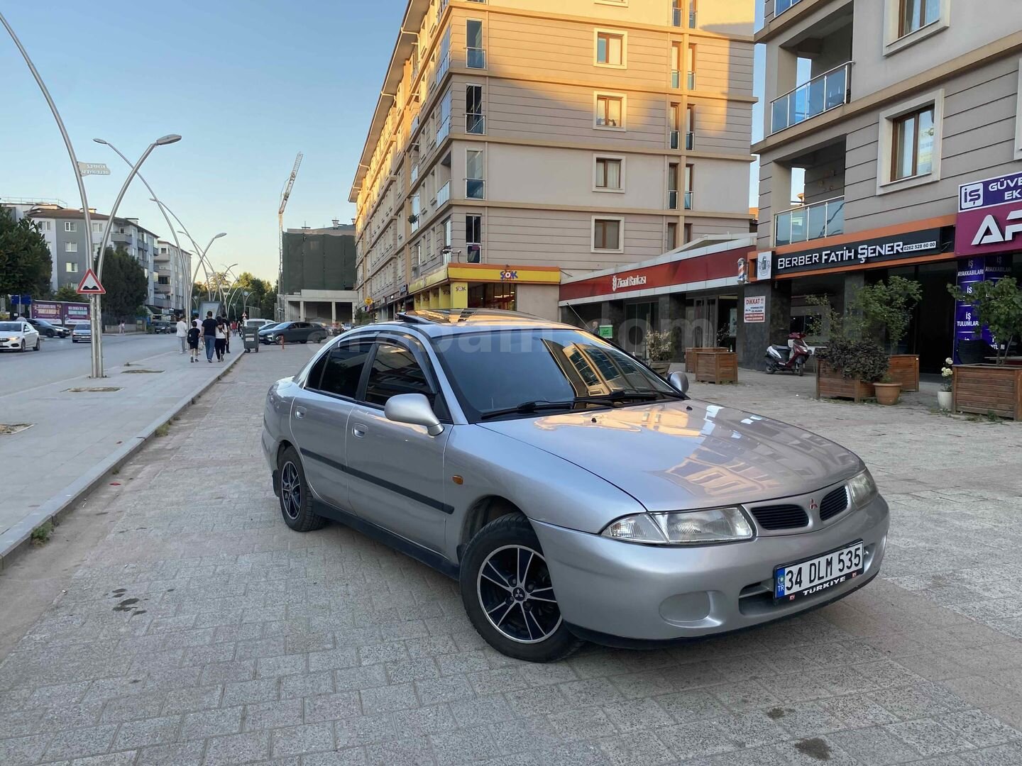 Sahibinden Mitsubishi Carisma 1.6 GLX 1999 Model Kocaeli 265.000 km Gri (Gümüş) 1
