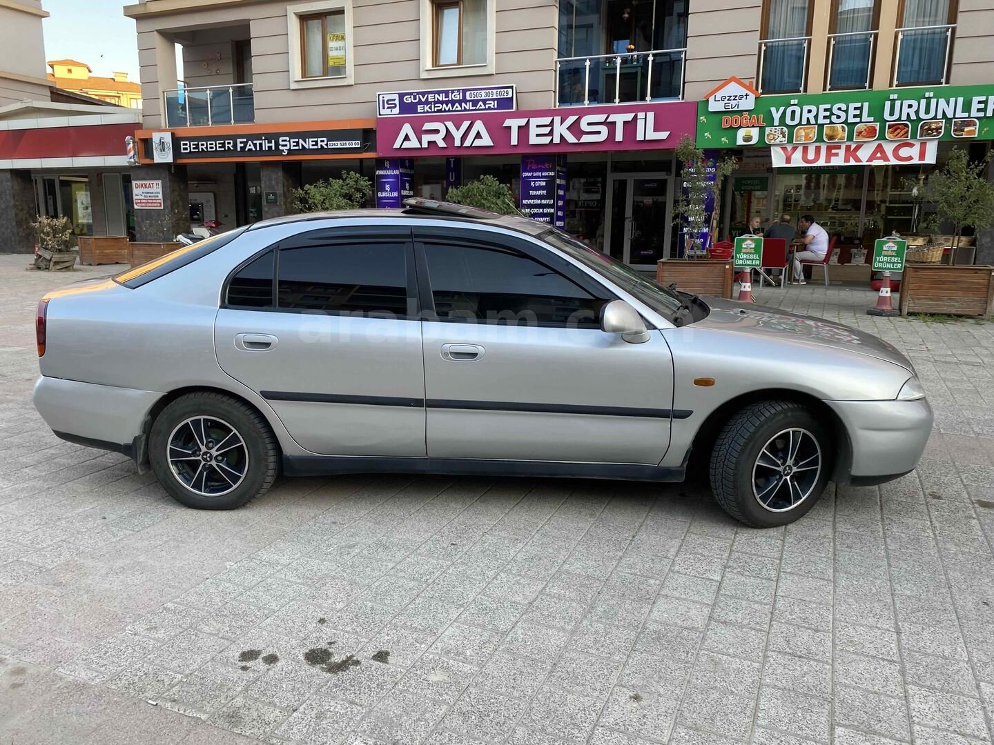 Sahibinden Mitsubishi Carisma 1.6 GLX 1999 Model Kocaeli 265.000 km Gri (Gümüş) 2