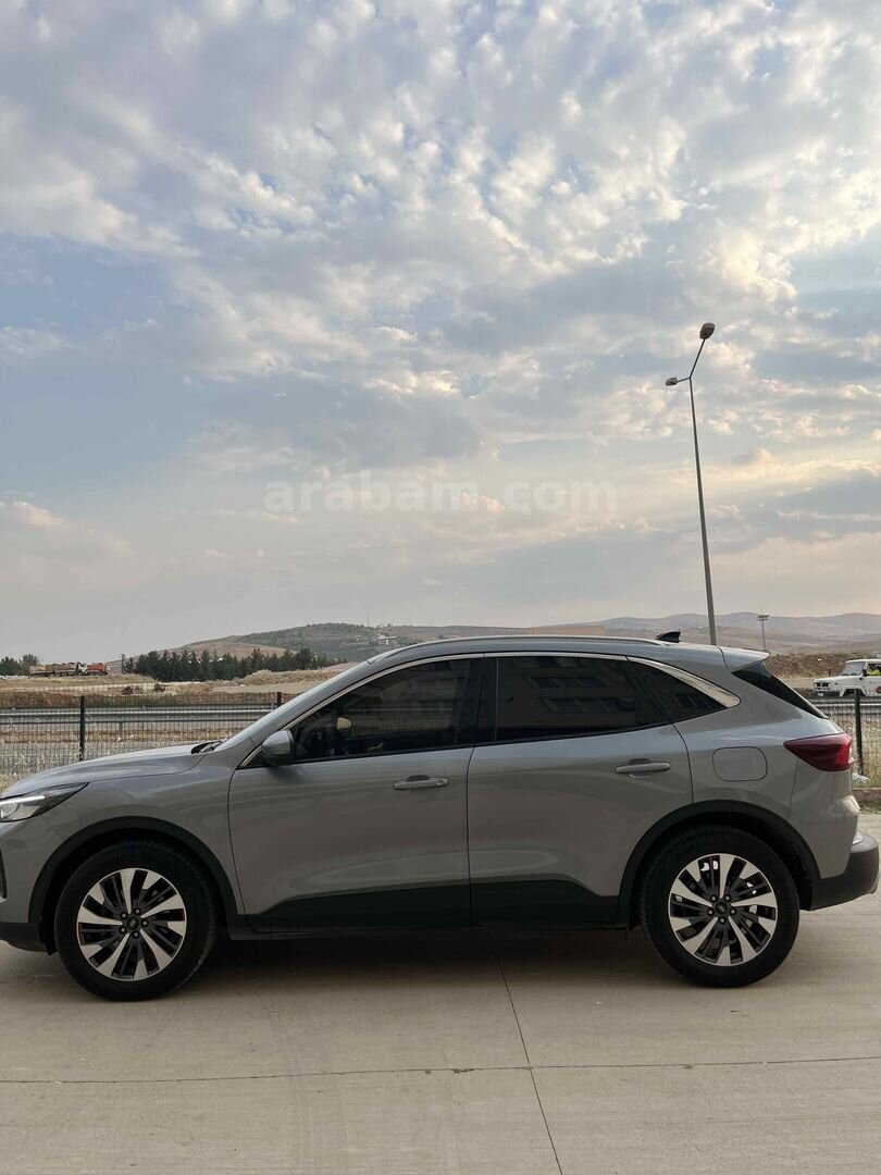 Sahibinden Ford Kuga 1.5 EcoBoost Titanium 2024 Model Siirt 27.000 km Gri 5