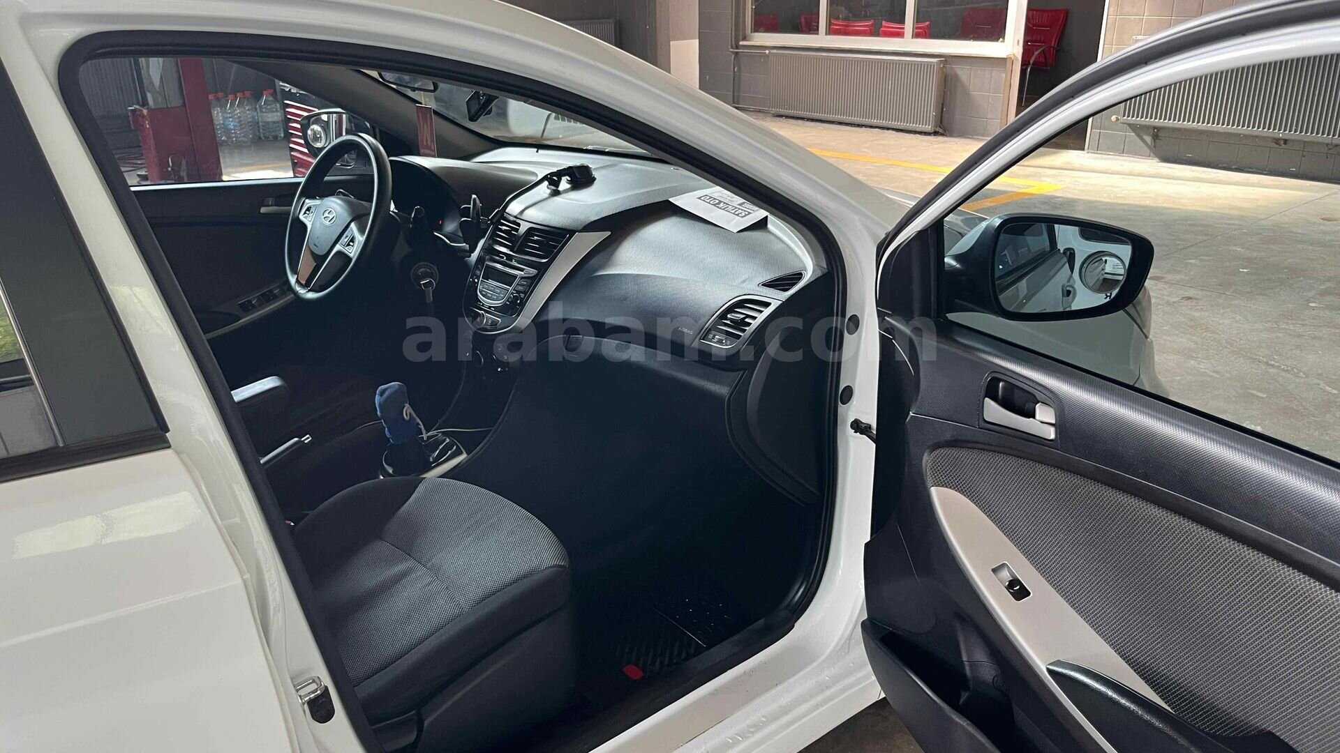 Sahibinden Hyundai Accent Blue 1.6 CRDI Mode 2014 Model Afyonkarahisar 280.000 km Beyaz 7