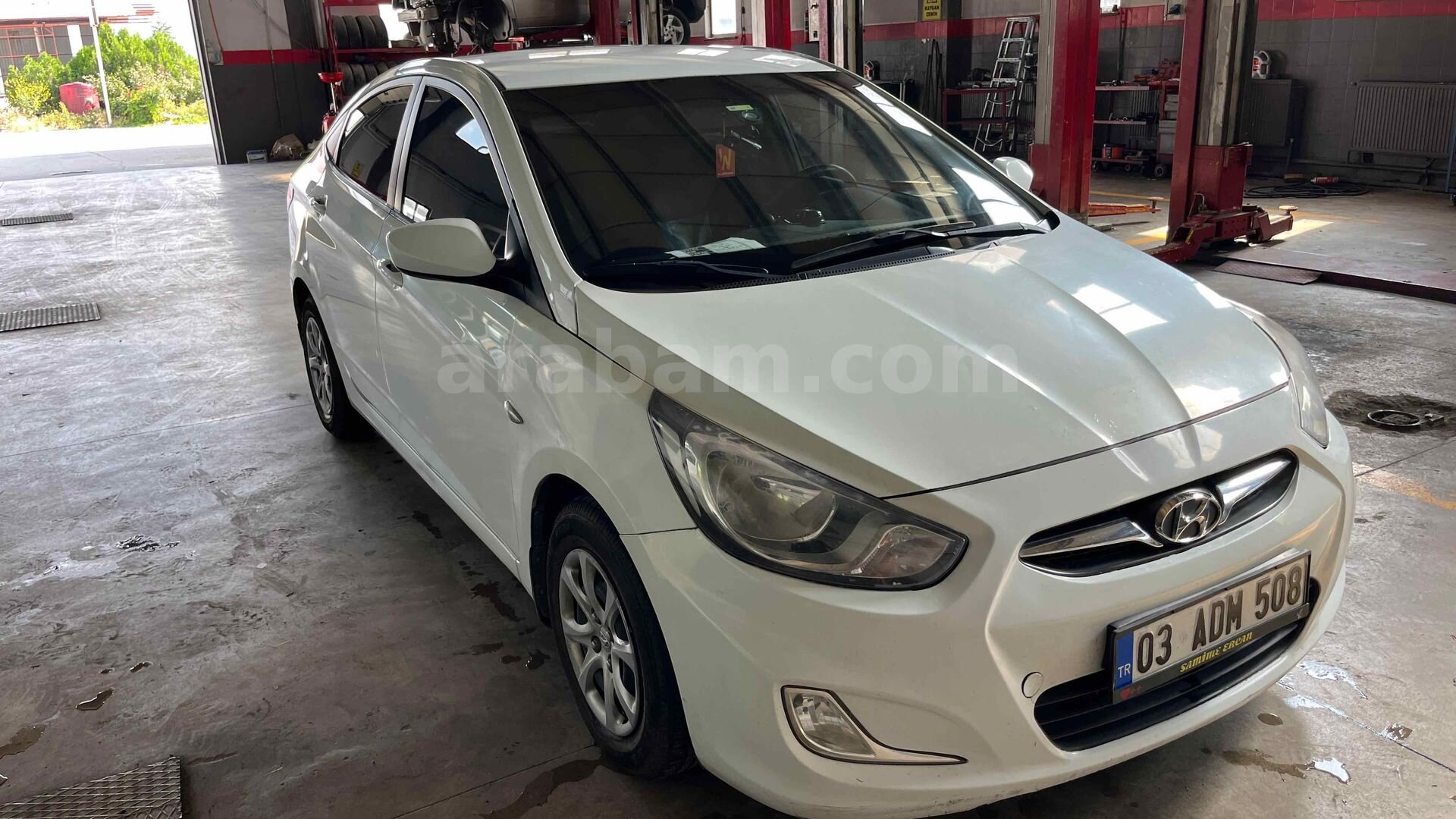 Sahibinden Hyundai Accent Blue 1.6 CRDI Mode 2014 Model Afyonkarahisar 280.000 km Beyaz 1
