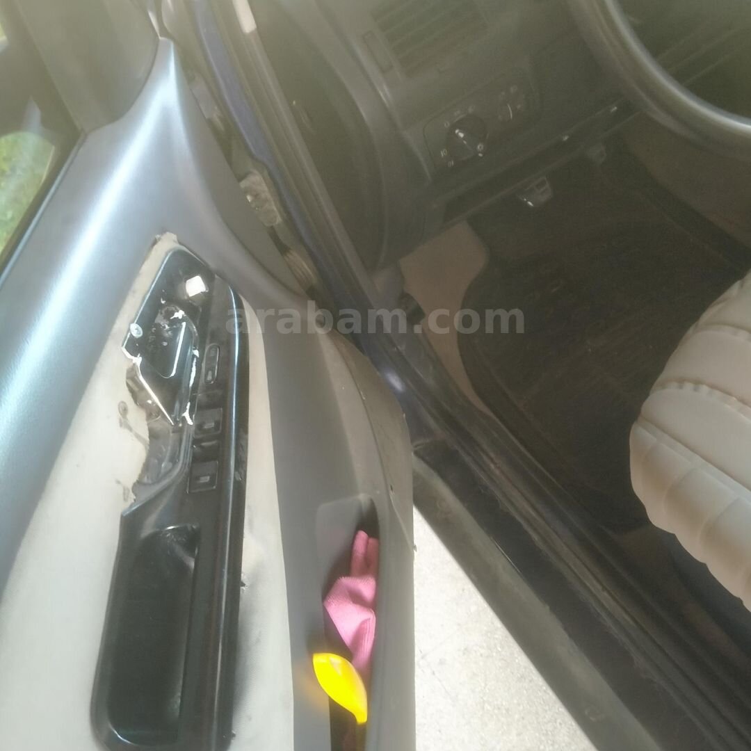 Sahibinden Seat Cordoba 1.6 Signo 2001 Model Isparta 328.000 km Mavi 7