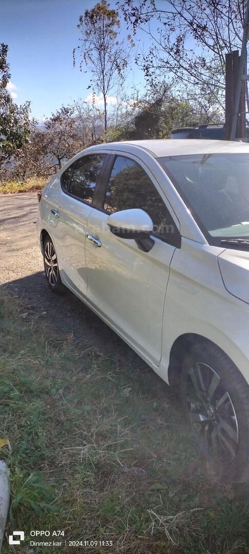Sahibinden Honda City 1.5 i-VTEC Executive 2023 Model Rize 33.000 km Beyaz 3