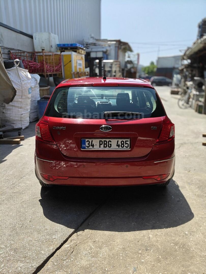 Sahibinden Kia Ceed 1.6 CRDi Cool 2011 Model İstanbul 221.000 km Kırmızı 4