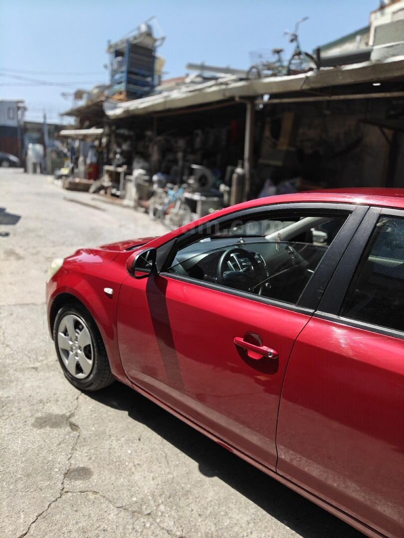 Sahibinden Kia Ceed 1.6 CRDi Cool 2011 Model İstanbul 221.000 km Kırmızı 5