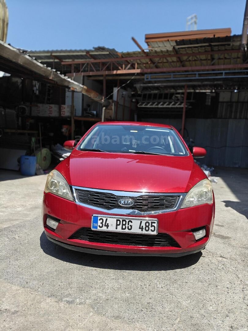 Sahibinden Kia Ceed 1.6 CRDi Cool 2011 Model İstanbul 221.000 km Kırmızı 2