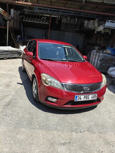 Sahibinden Kia Ceed 1.6 CRDi Cool 2011 Model İstanbul 221.000 km Kırmızı