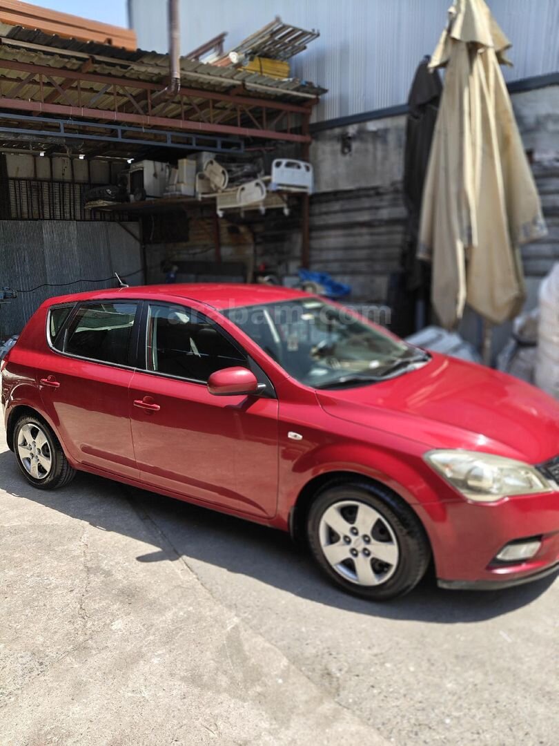 Sahibinden Kia Ceed 1.6 CRDi Cool 2011 Model İstanbul 221.000 km Kırmızı 3