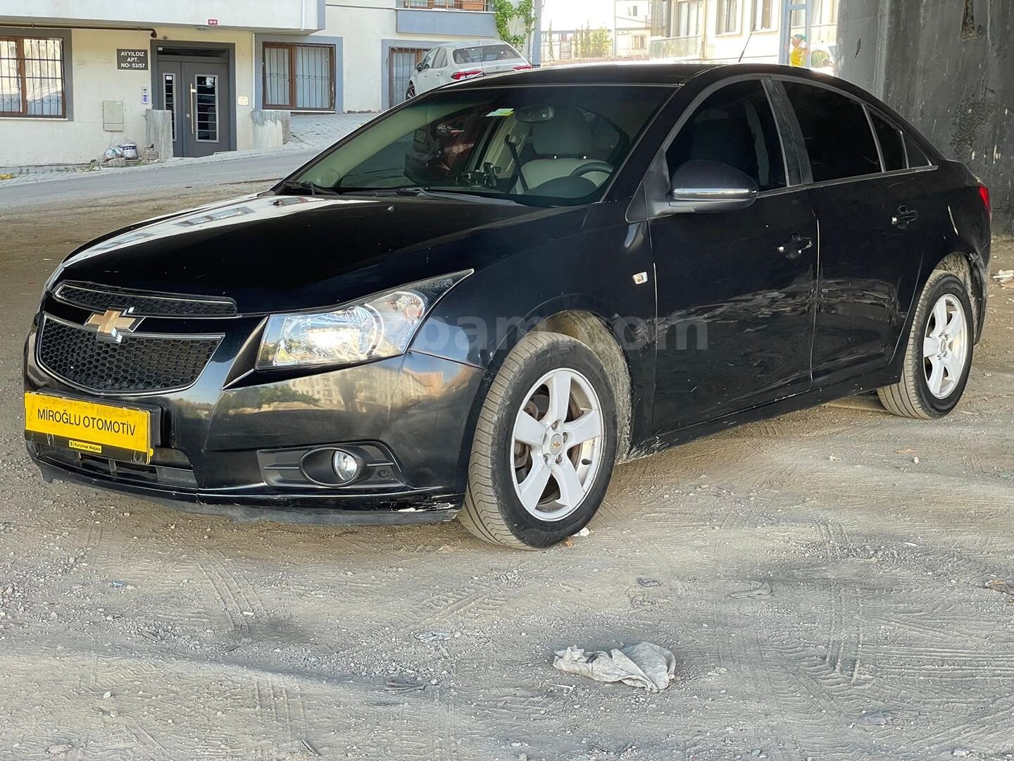 Galeriden Chevrolet Cruze 1.6 LS 2010 Model İstanbul 138.000 km Siyah 3