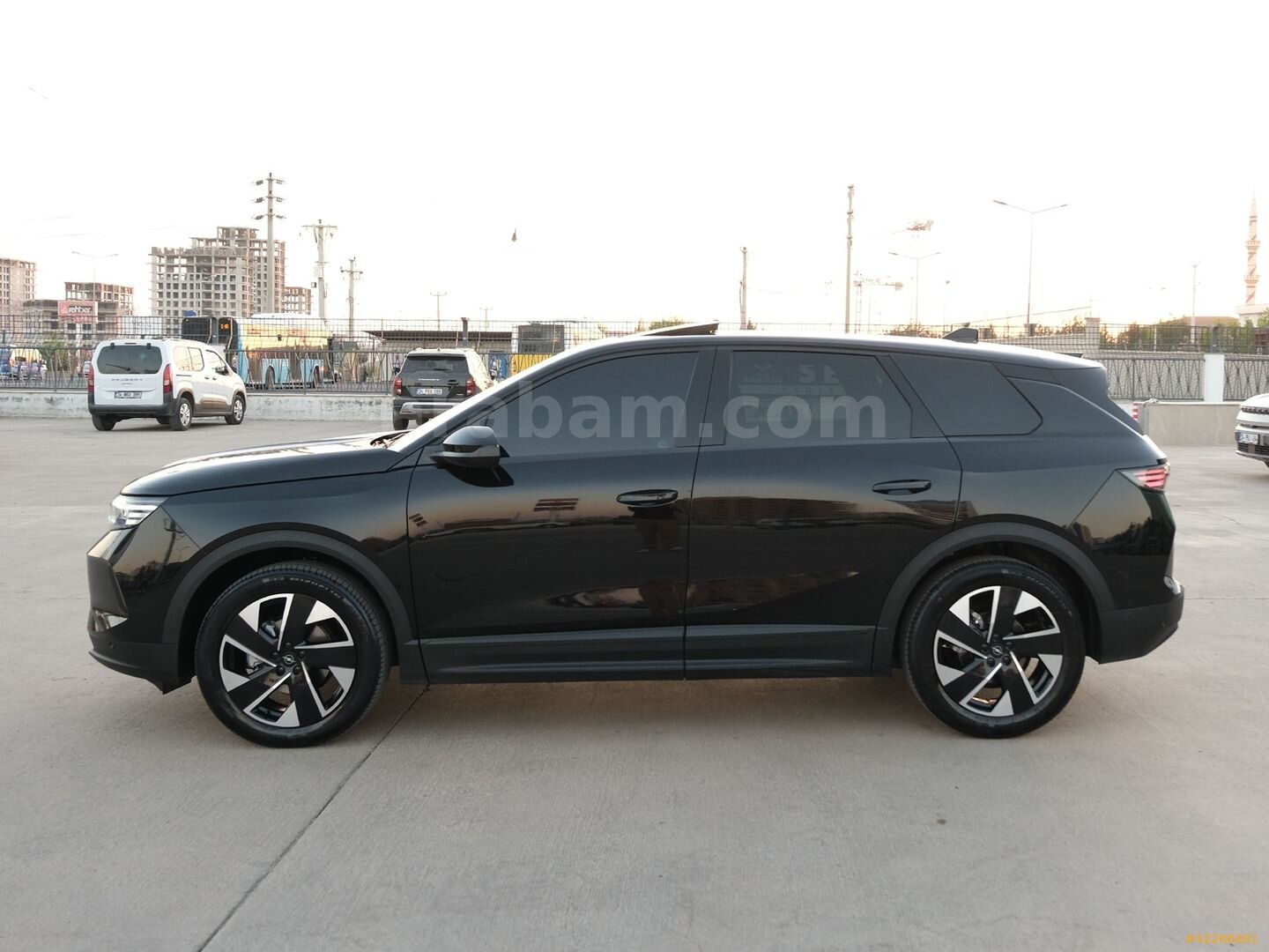 Galeriden Opel Grandland 1.2 T Hybrid GS 2025 Model Diyarbakır 8.137 km Siyah 5