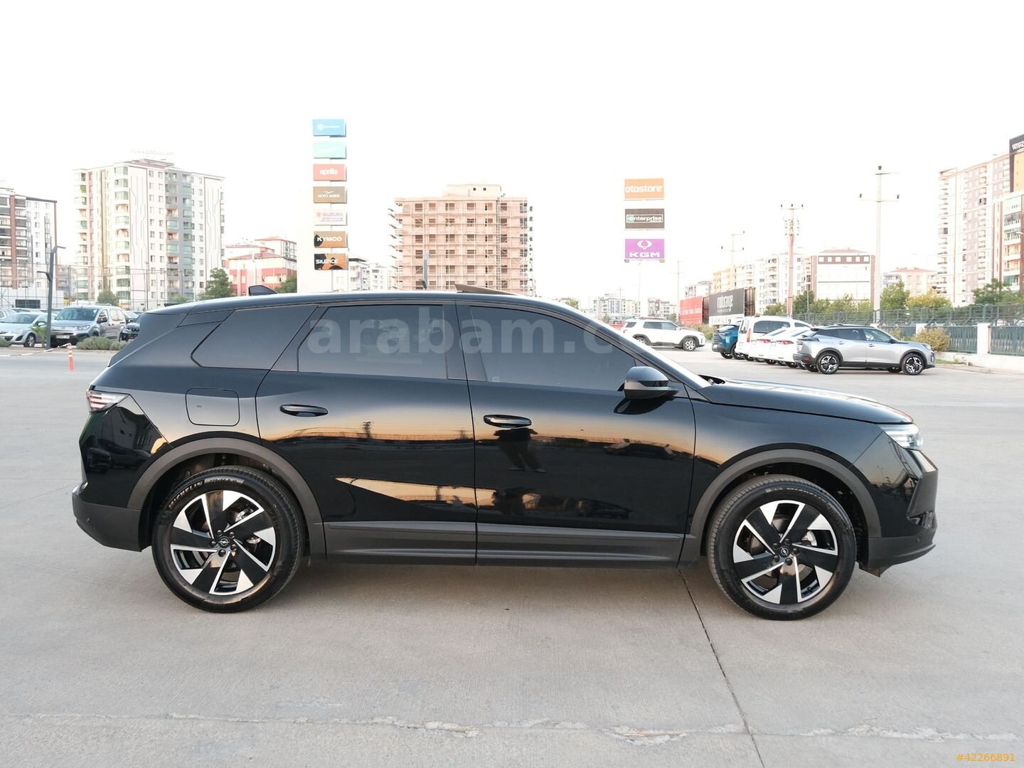 Galeriden Opel Grandland 1.2 T Hybrid GS 2025 Model Diyarbakır 8.137 km Siyah 4