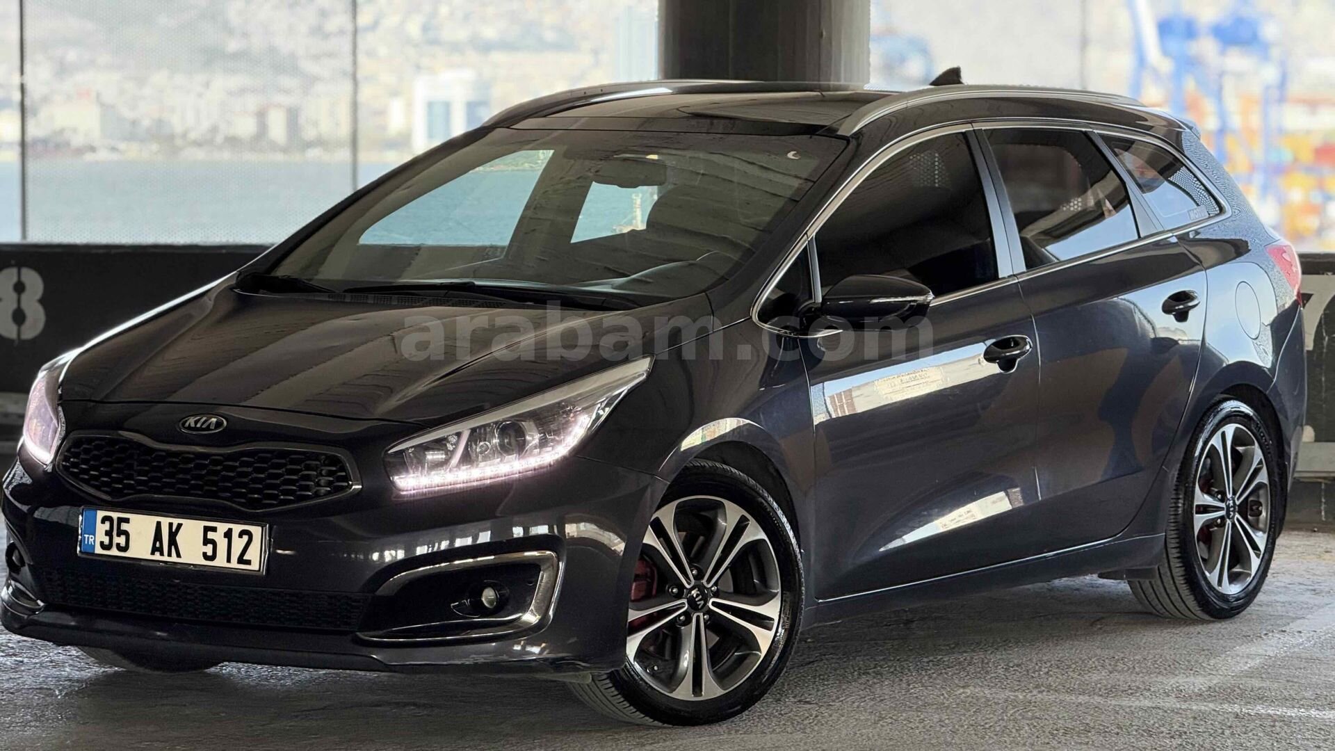 Sahibinden Kia Ceed 1.6 CRDi Premium SW 2017 Model İzmir 141.000 km Füme 1