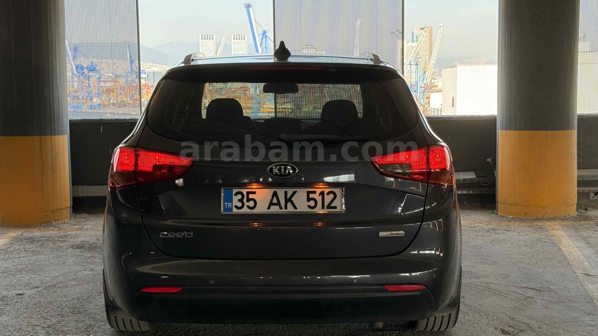 Sahibinden Kia Ceed 1.6 CRDi Premium SW 2017 Model İzmir 141.000 km Füme 7