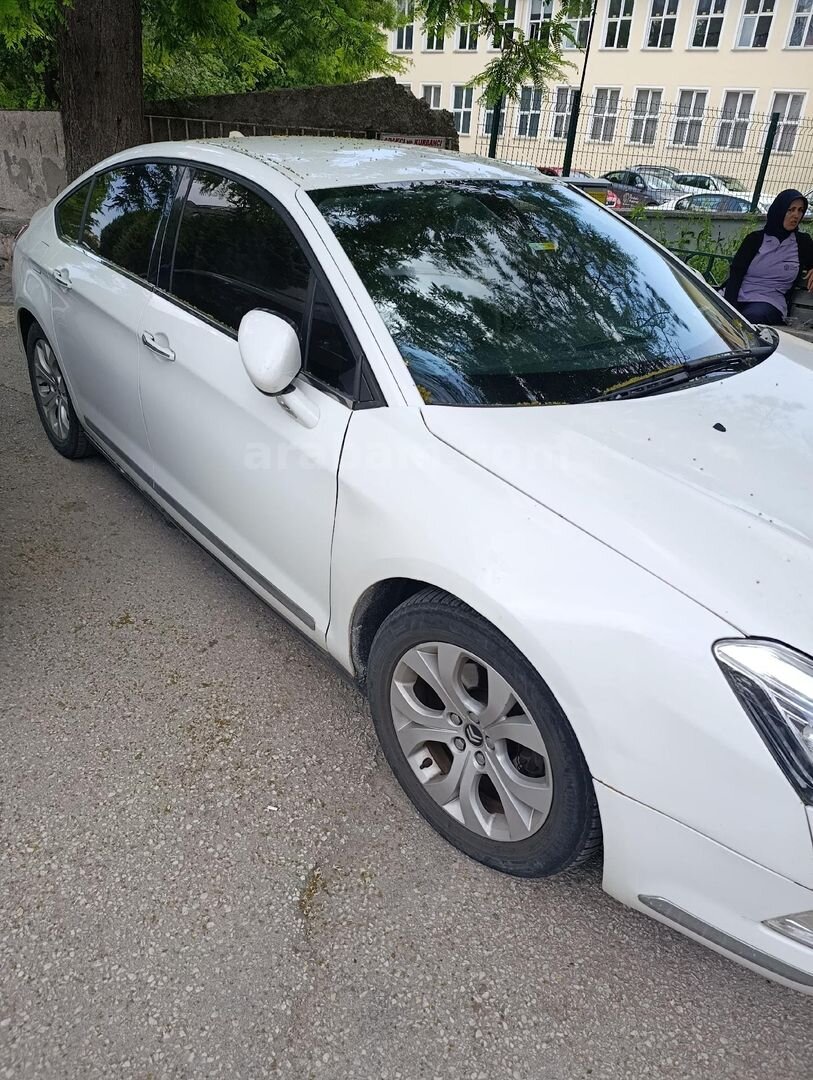 Sahibinden Citroen C5 1.6 e-HDi Confort 2012 Model Çanakkale 211.000 km Beyaz 3