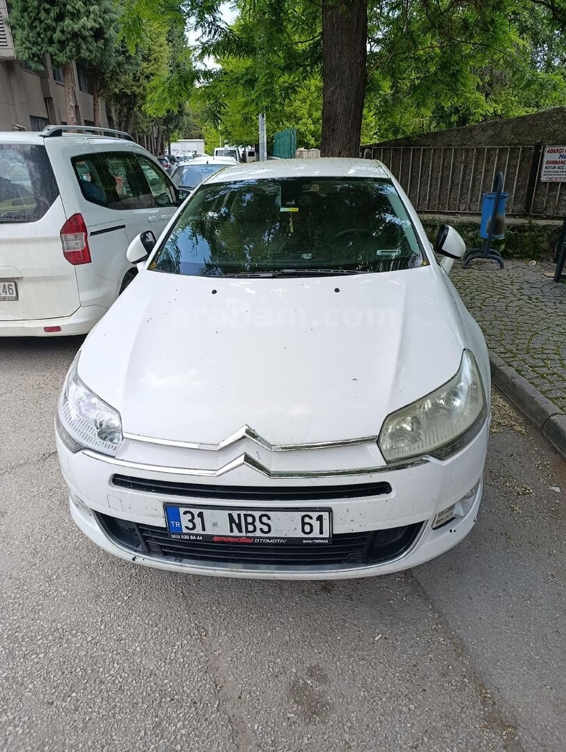 Sahibinden Citroen C5 1.6 e-HDi Confort 2012 Model Çanakkale 211.000 km Beyaz 6