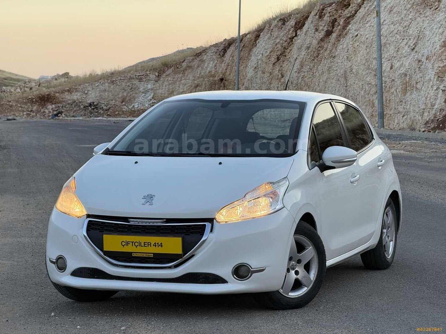 Galeriden Peugeot 208 1.2 VTi Access 2012 Model Şanlıurfa 215.000 km Beyaz 2