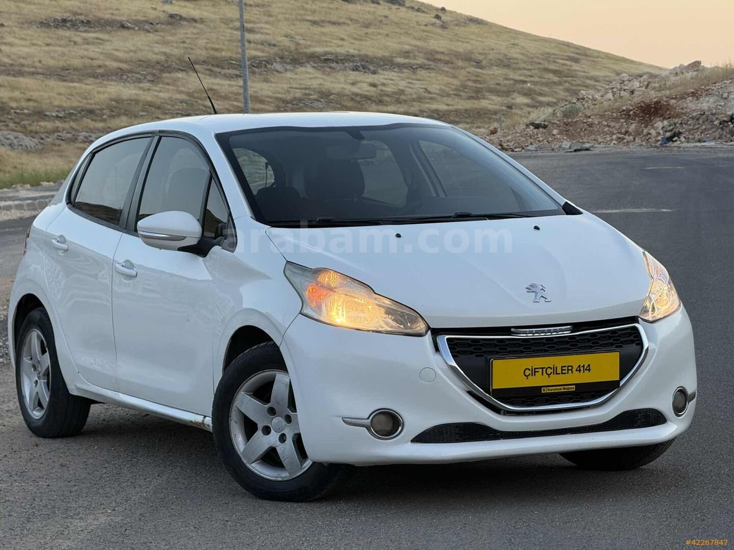 Galeriden Peugeot 208 1.2 VTi Access 2012 Model Şanlıurfa 215.000 km Beyaz 1