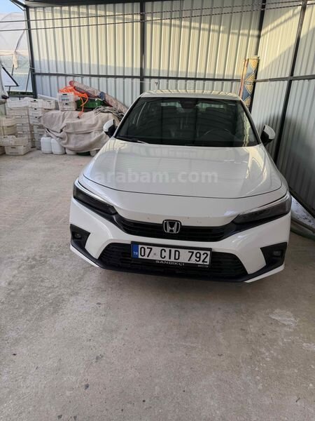 Sahibinden Honda Civic 1.5 i-VTEC Executive Plus 2024 Model Antalya 25.000 km Beyaz