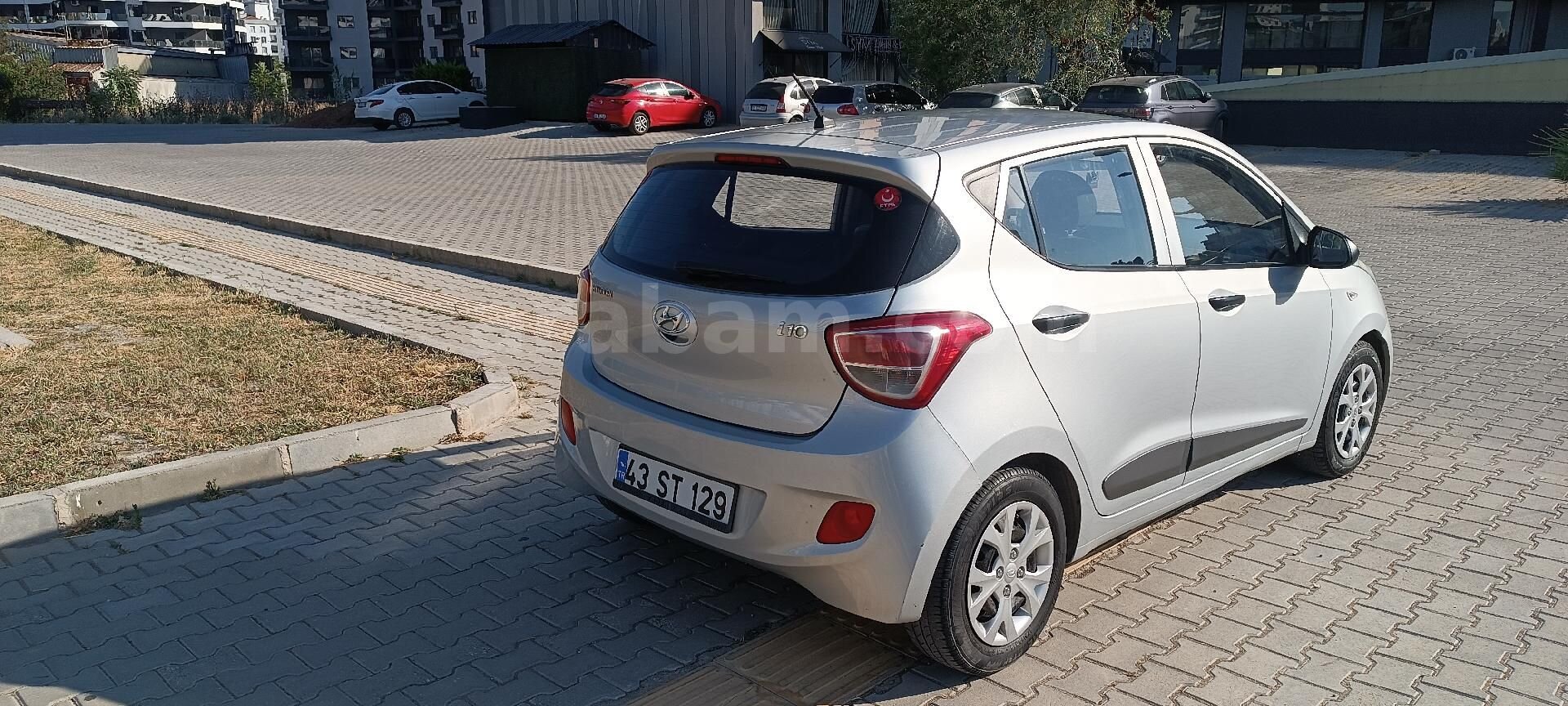 Sahibinden Hyundai i10 1.0 D-CVVT Style 2013 Model İzmir 222.000 km Gri (Gümüş) 3
