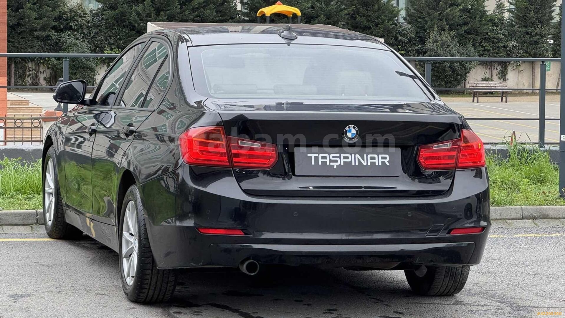 Galeriden BMW 3 Serisi 316i Standart 2013 Model İstanbul 198.000 km Siyah 7