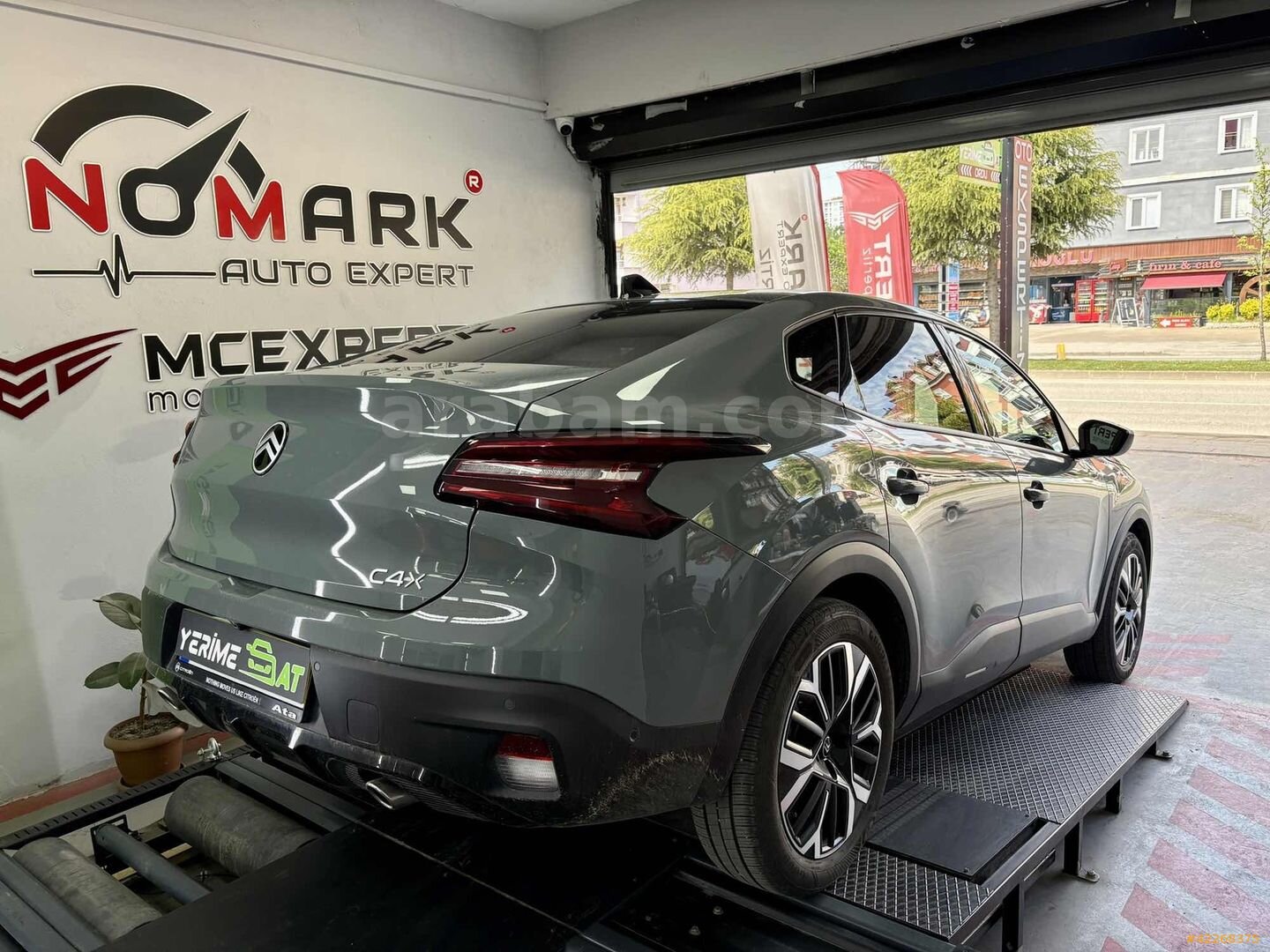 Galeriden Citroen C4 X 1.2 PureTech Max 2025 Model Ordu 20.000 km Yeşil 4