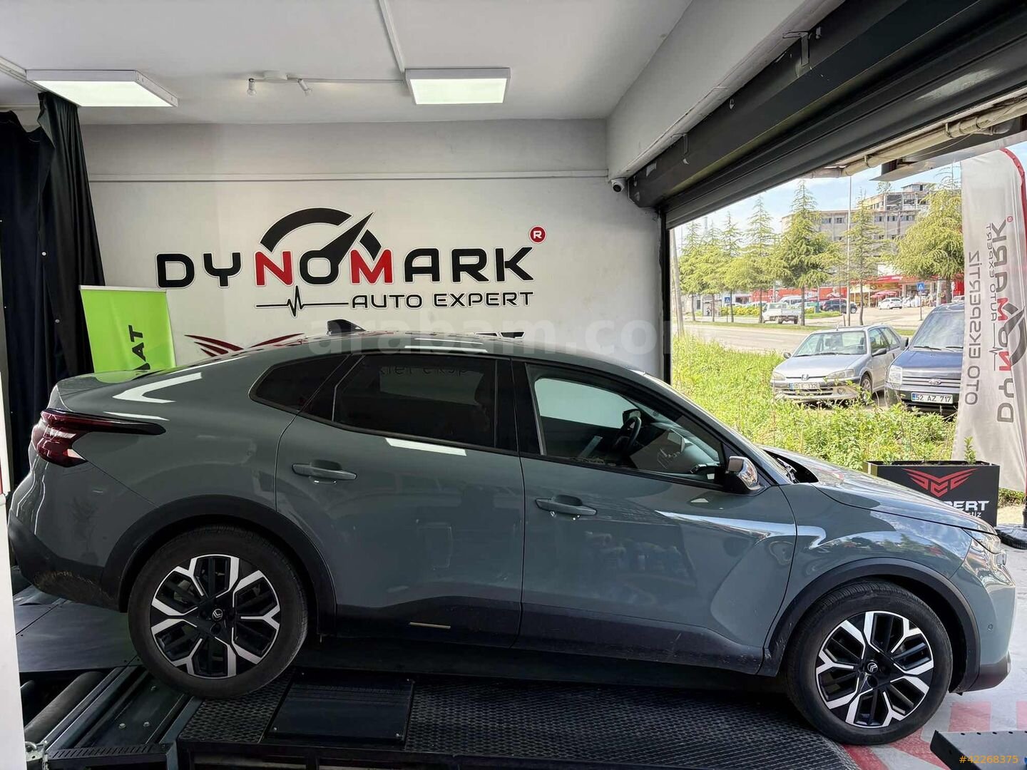 Galeriden Citroen C4 X 1.2 PureTech Max 2025 Model Ordu 20.000 km Yeşil 7