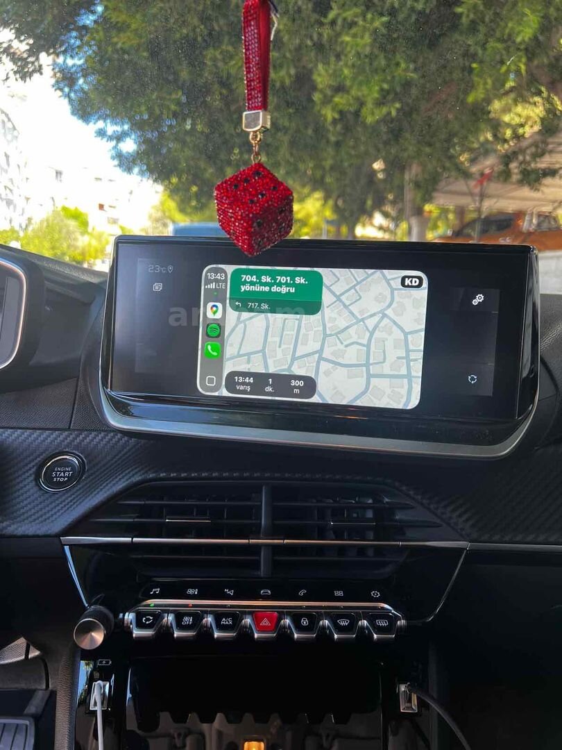 Sahibinden Peugeot 208 1.2 PureTech Allure Selection 2023 Model Antalya 36.000 km Kırmızı 6