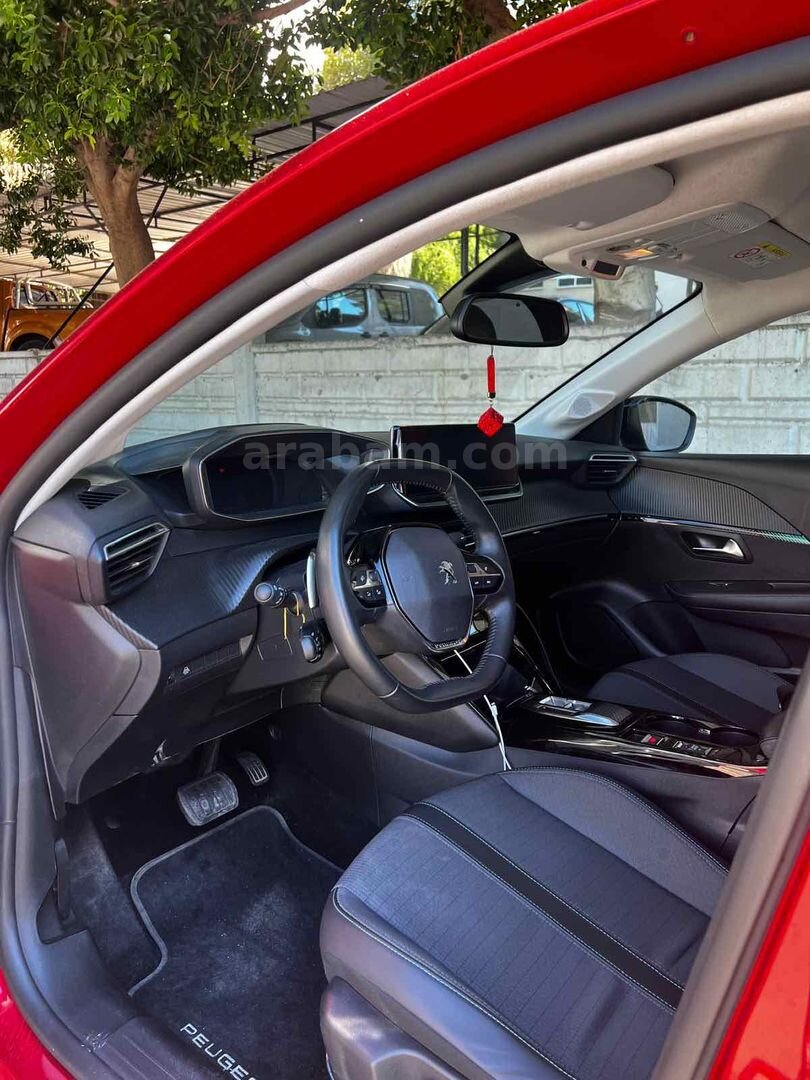 Sahibinden Peugeot 208 1.2 PureTech Allure Selection 2023 Model Antalya 36.000 km Kırmızı 4