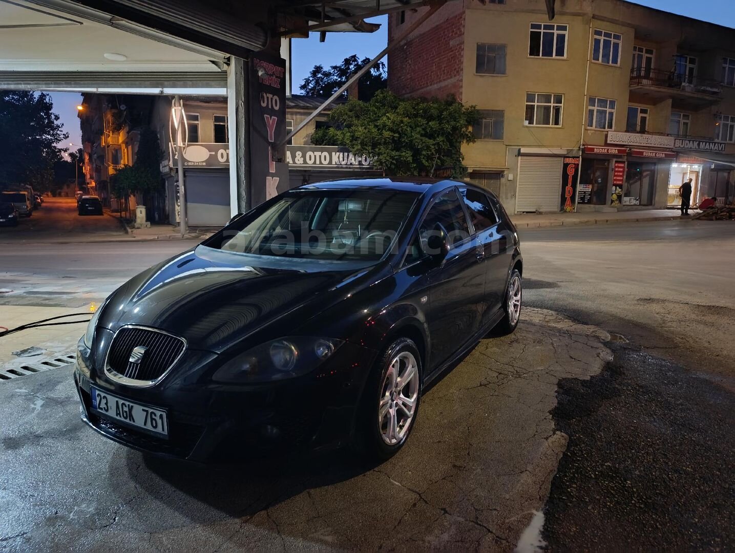Sahibinden Seat Leon 1.6 Stylance 2010 Model Elazığ 255.000 km Siyah 3