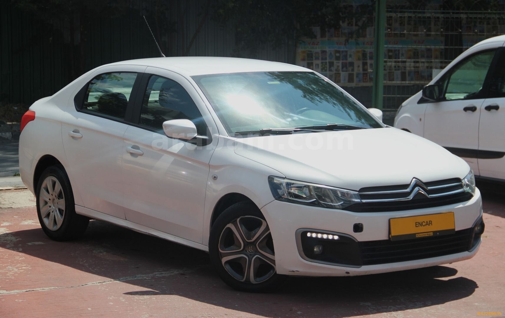 Galeriden Citroen C-Elysée 1.6 BlueHDI Feel 2018 Model İstanbul 209.645 km Beyaz 3