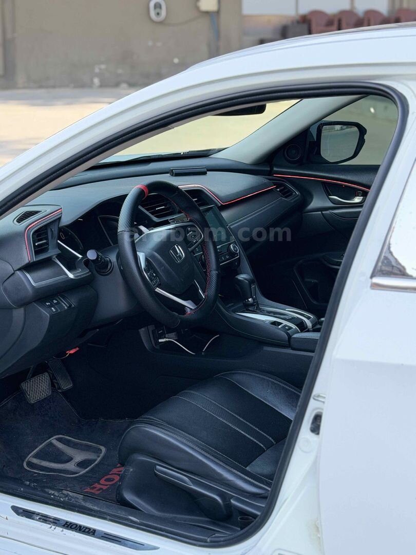 Sahibinden Honda Civic 1.6i VTEC Executive 2019 Model Diyarbakır 206.000 km Beyaz 3