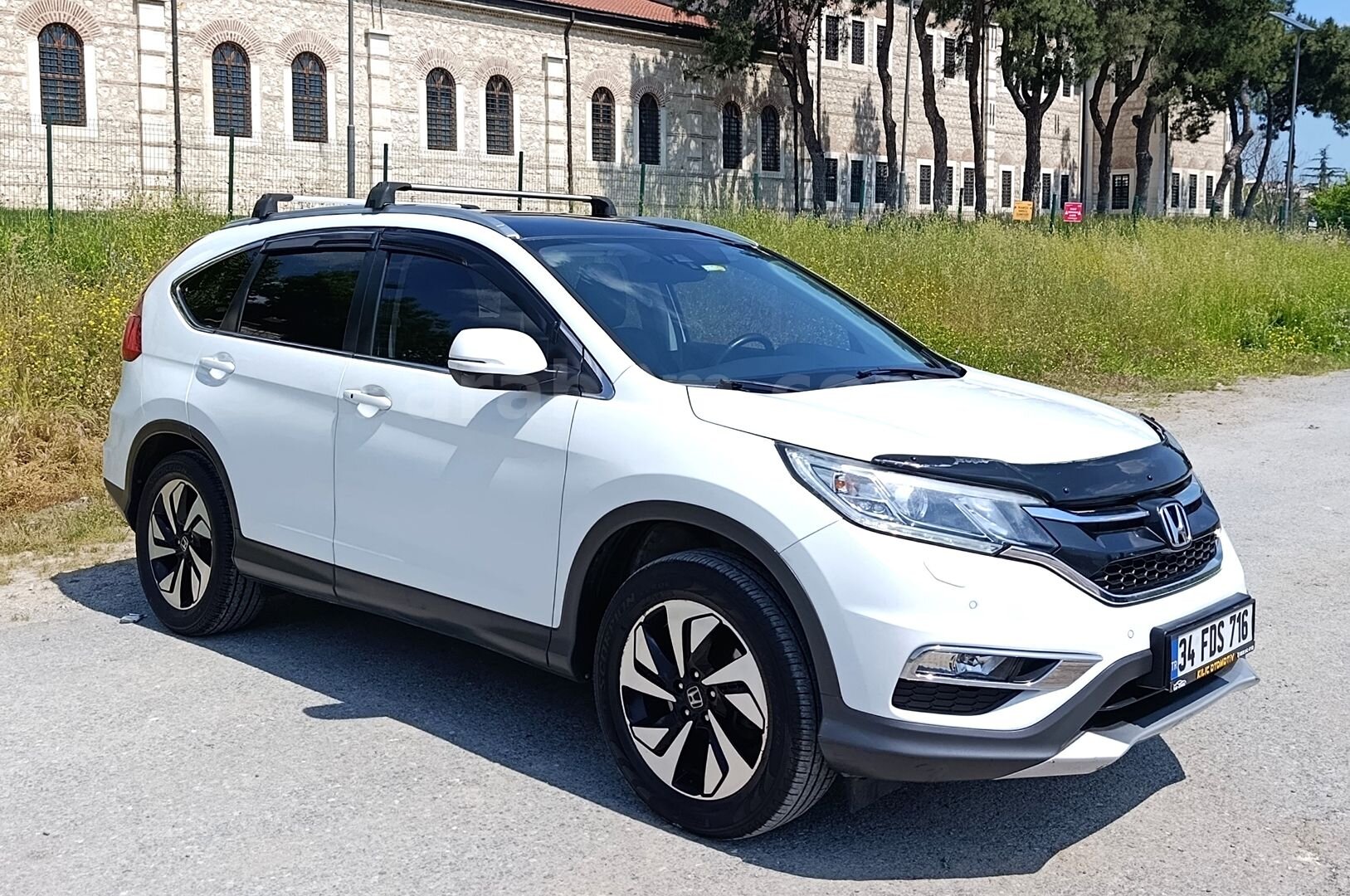 Galeriden Honda CR-V 1.6 i-DTEC Executive+ 2016 Model İstanbul 168.000 km Beyaz 3