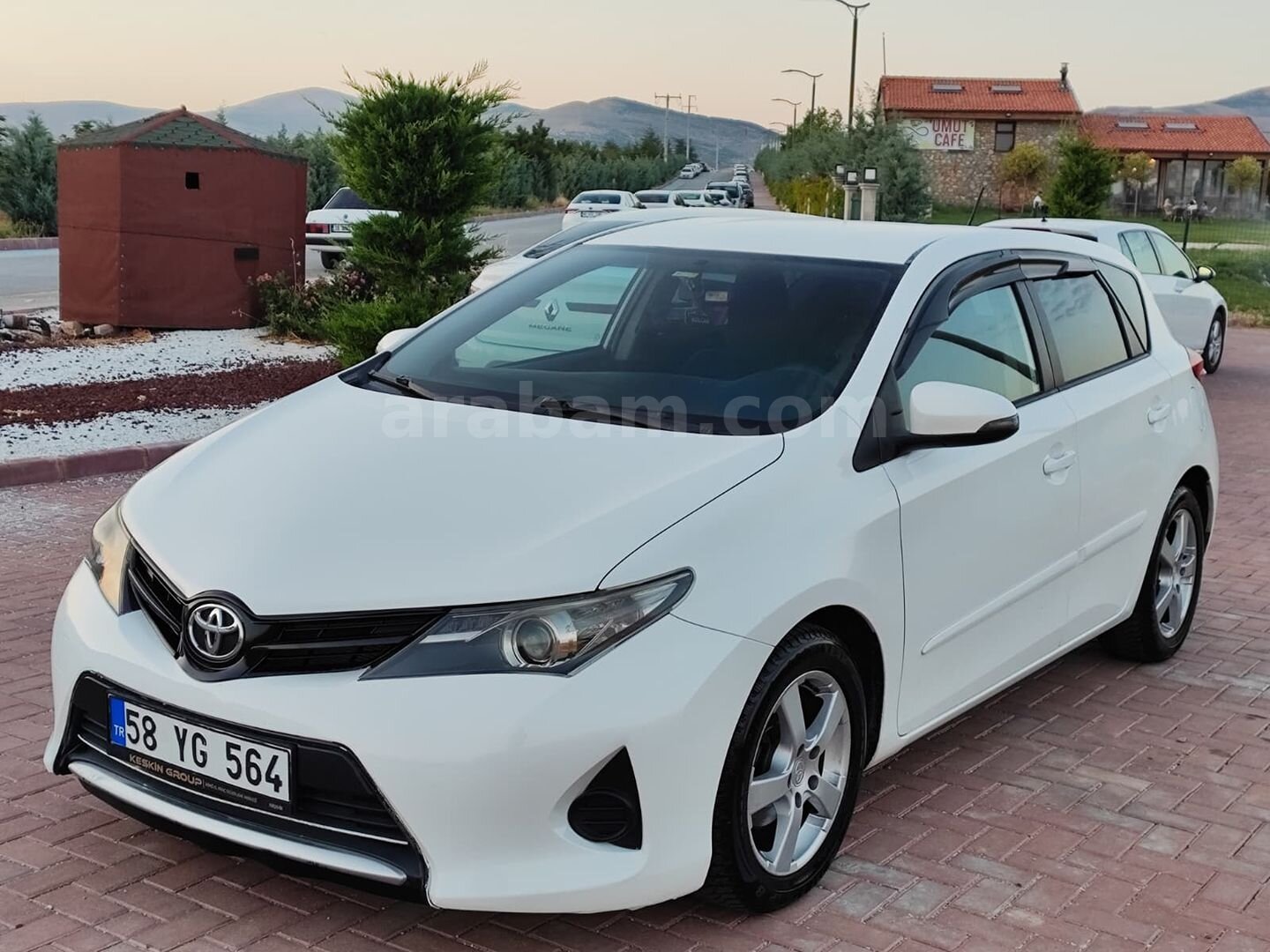 Galeriden Toyota Auris 1.33 Life 2013 Model Kırşehir 130.000 km Beyaz 6