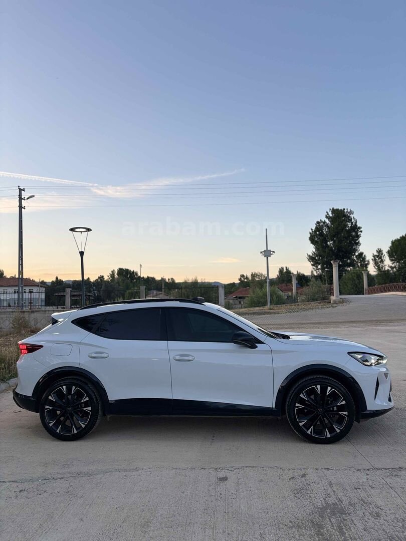 Sahibinden Cupra Formentor 1.5 eTSI VZ-Line 2024 Model Tokat 14.000 km Beyaz 4