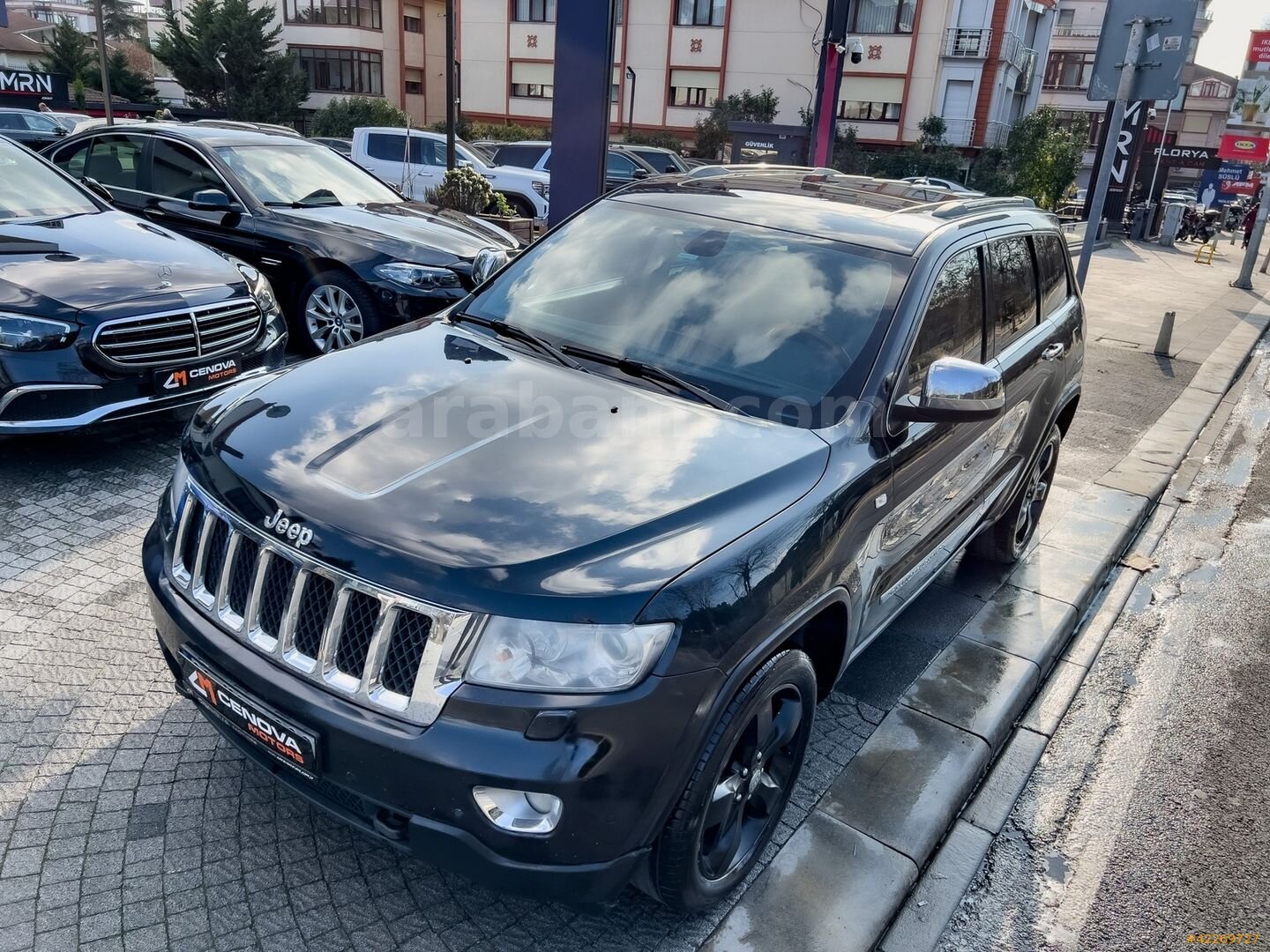 Galeriden Jeep Grand Cherokee 3.0 CRD Overland 2011 Model İstanbul 354.000 km Siyah 6