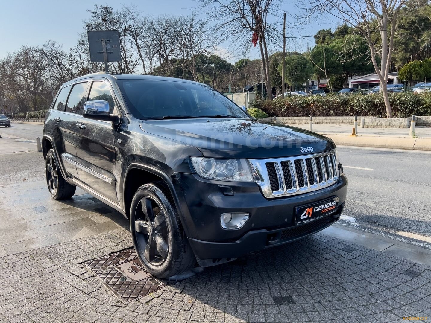 Galeriden Jeep Grand Cherokee 3.0 CRD Overland 2011 Model İstanbul 354.000 km Siyah 3