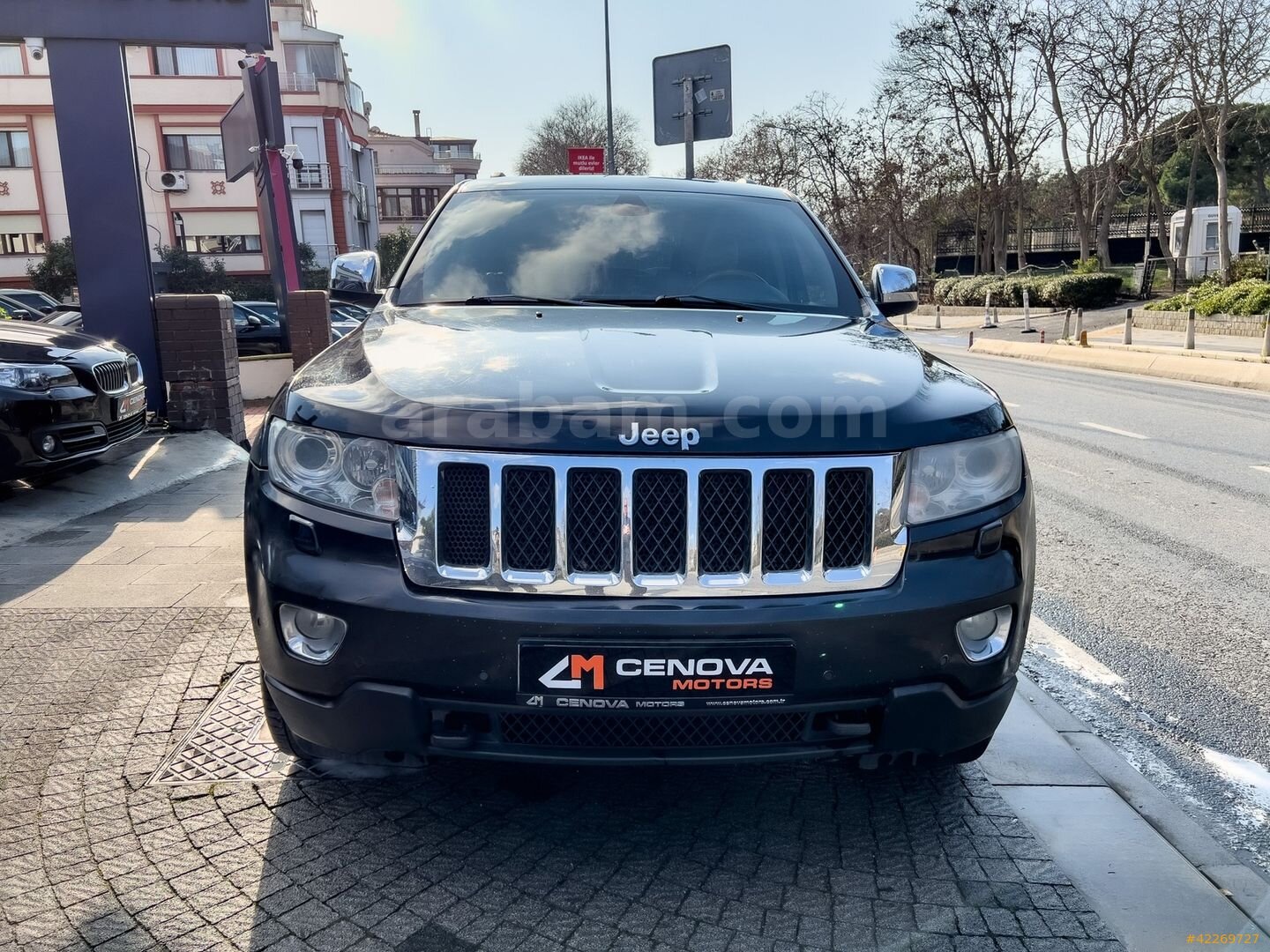 Galeriden Jeep Grand Cherokee 3.0 CRD Overland 2011 Model İstanbul 354.000 km Siyah 4