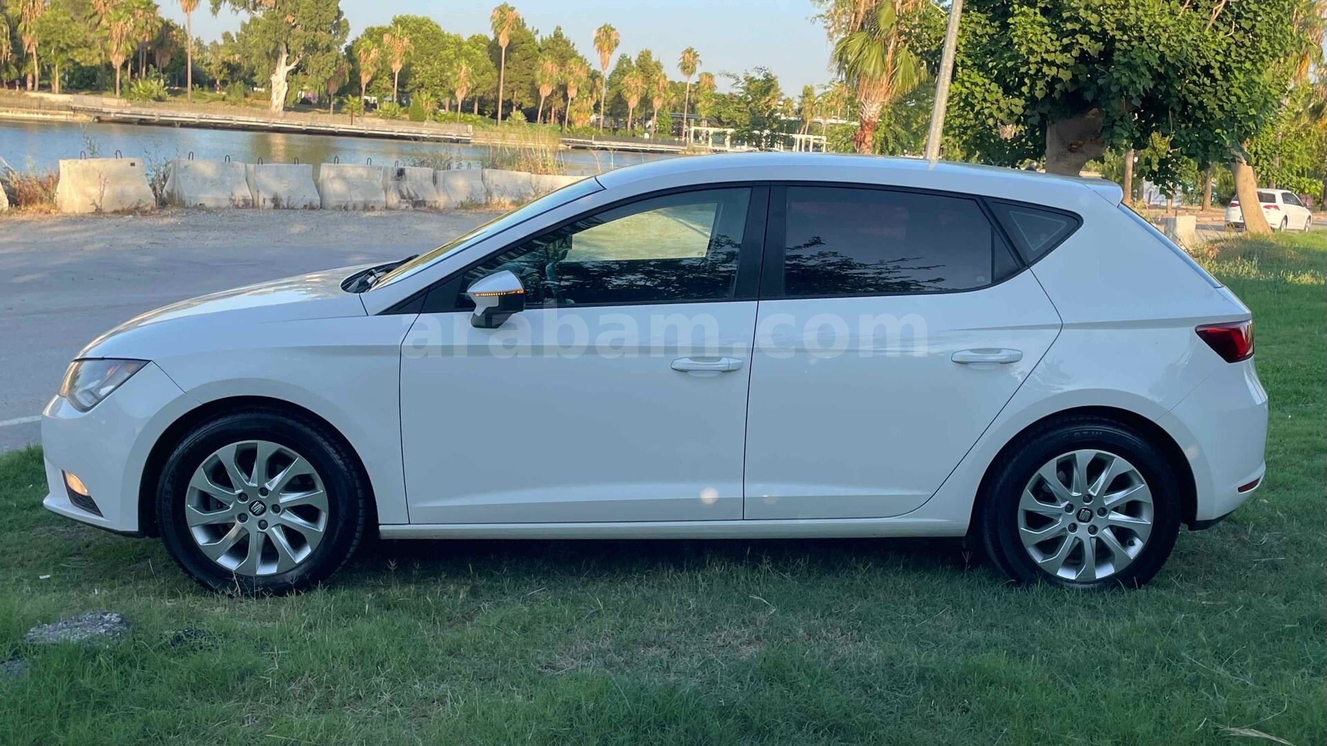 Sahibinden Seat Leon 1.6 TDI Style 2015 Model Adana 257.000 km Beyaz 3