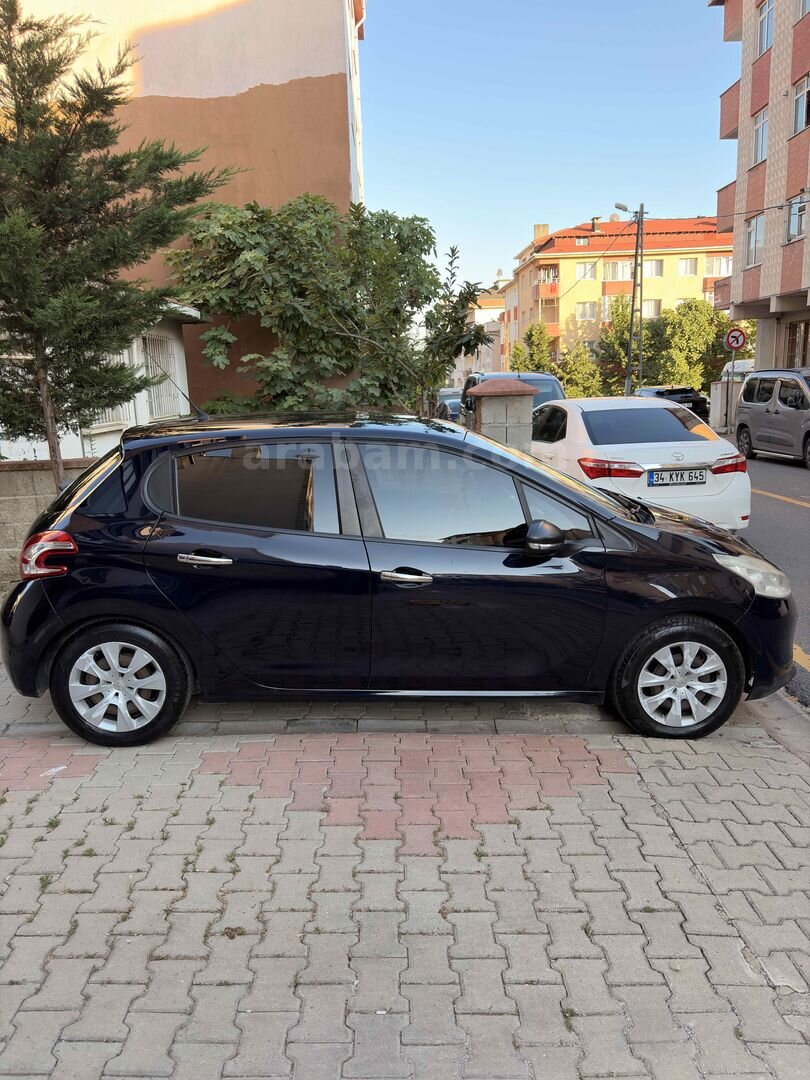 Sahibinden Peugeot 208 1.2 VTi Access 2013 Model İstanbul 119.700 km Mavi 4