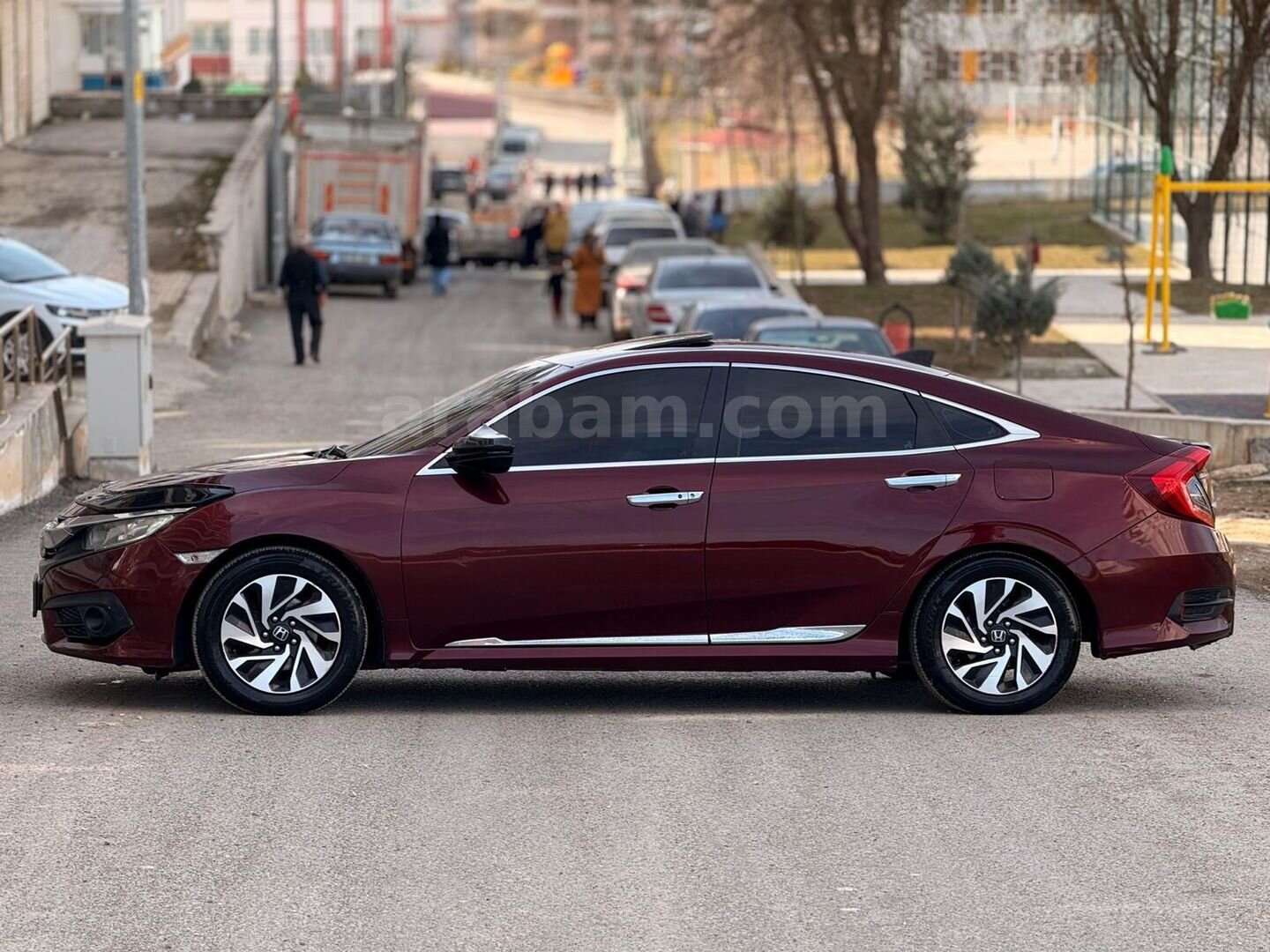 Sahibinden Honda Civic 1.6i VTEC Elegance 2017 Model Tekirdağ 220.000 km Bordo 4