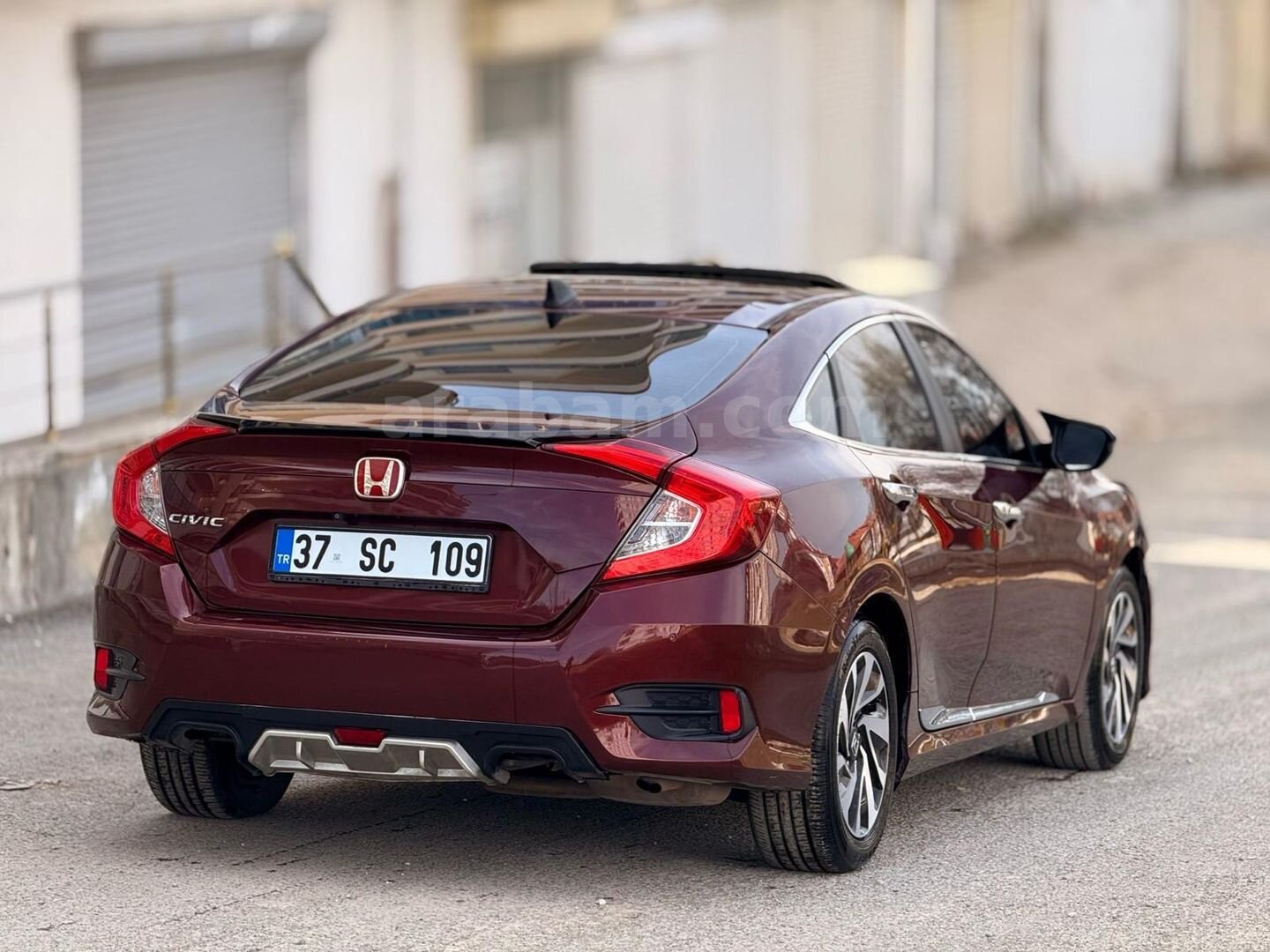 Sahibinden Honda Civic 1.6i VTEC Elegance 2017 Model Tekirdağ 220.000 km Bordo 5