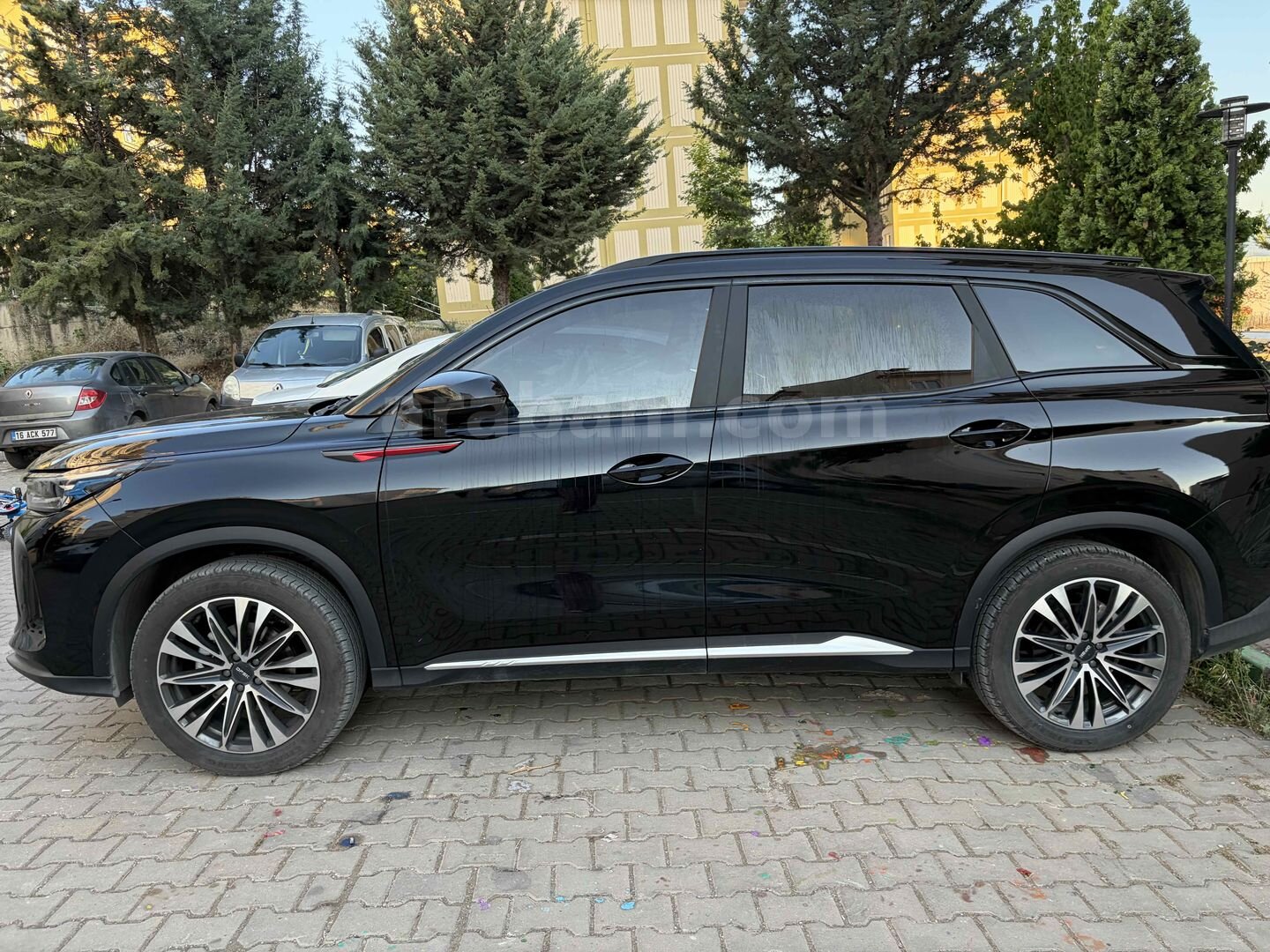 Sahibinden DFSK E5 1.5 Trend Elegance 2024 Model Bursa 34.800 km Siyah 3