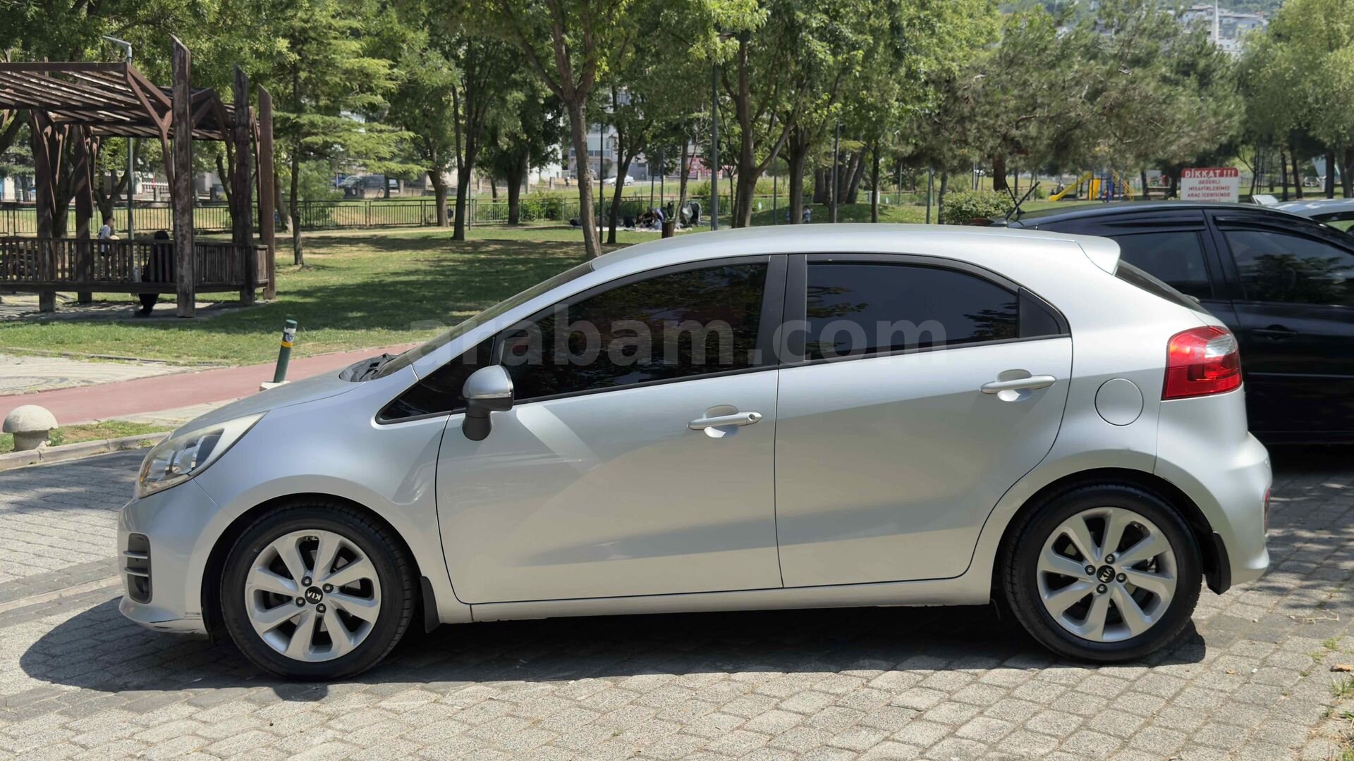 Sahibinden Kia Rio 1.4 CRDi Concept 2016 Model Bursa 116.548 km Gri (Gümüş) 5